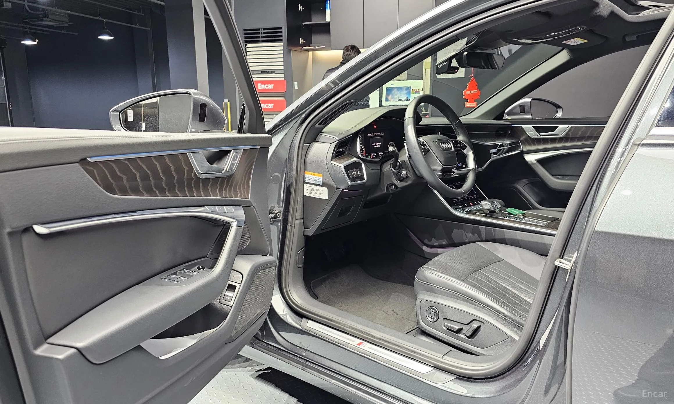 Audi A6 (C8) превью 11