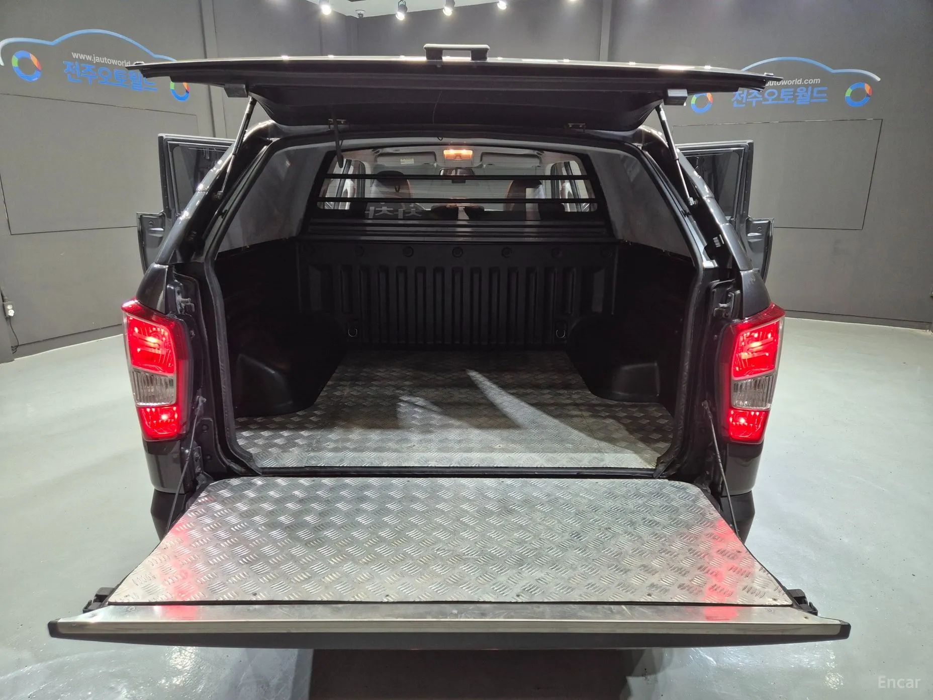 KG Mobility (SsangYong) Rexton Sports превью 16