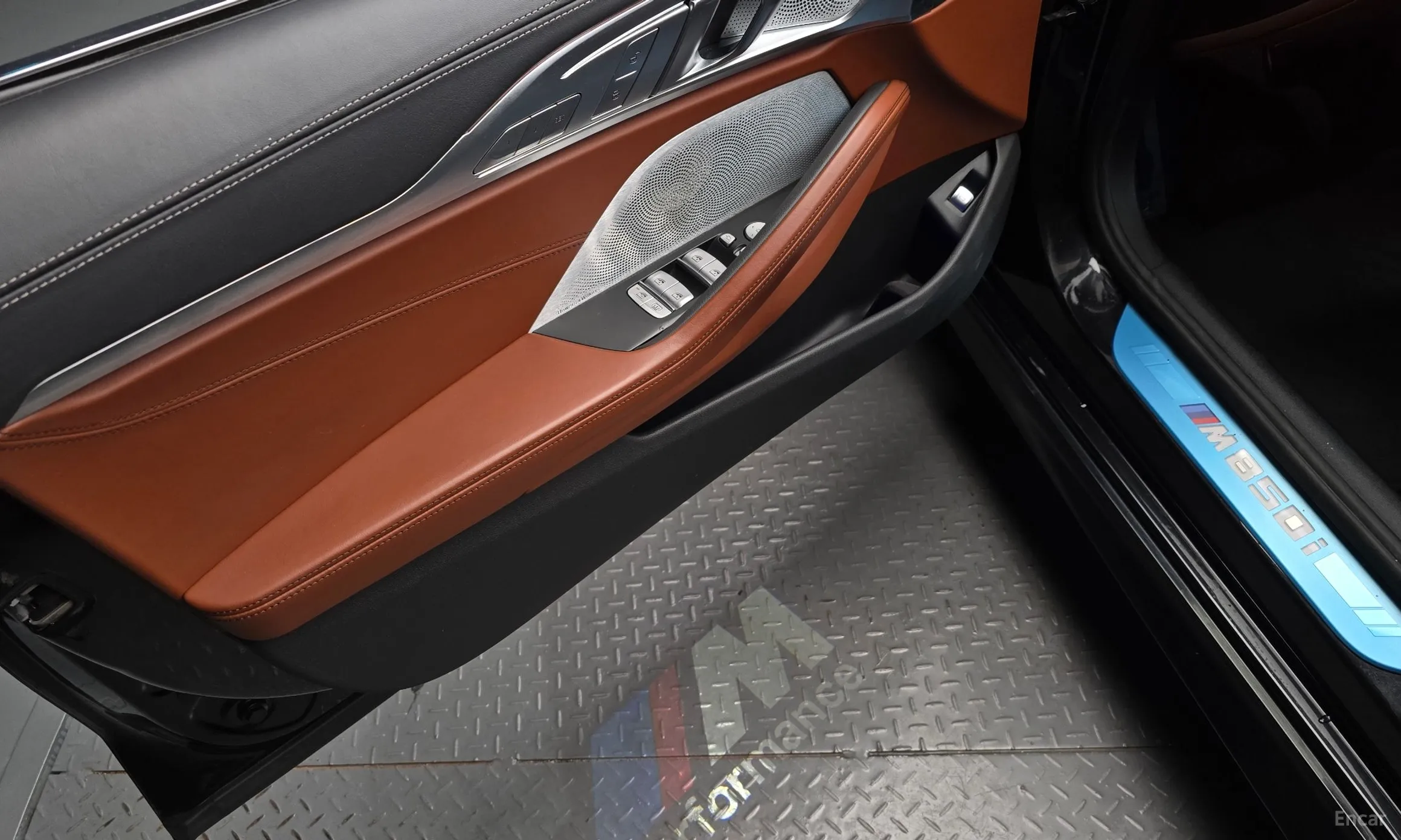 BMW 8-series (G15) превью 19