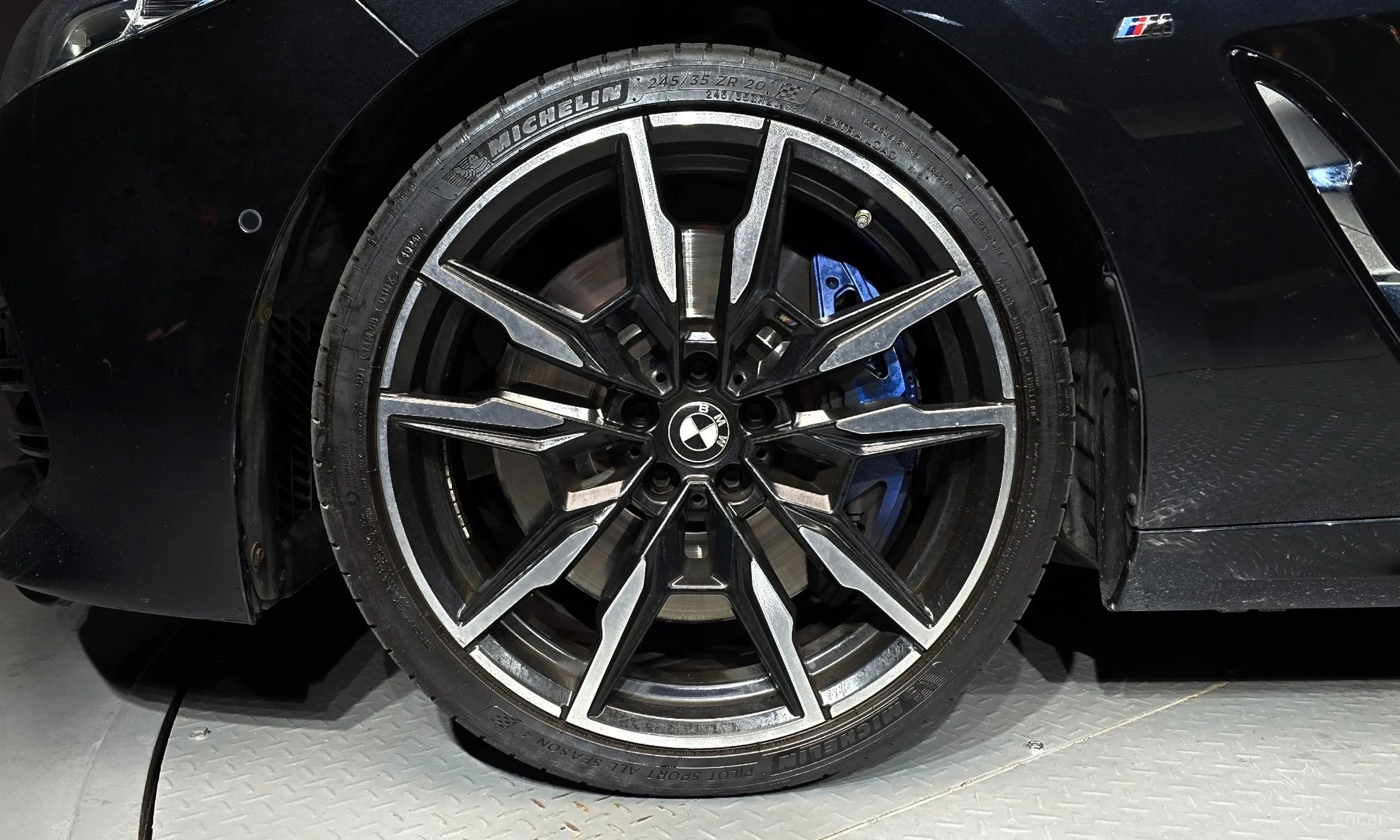 BMW 8-series (G15) превью 5