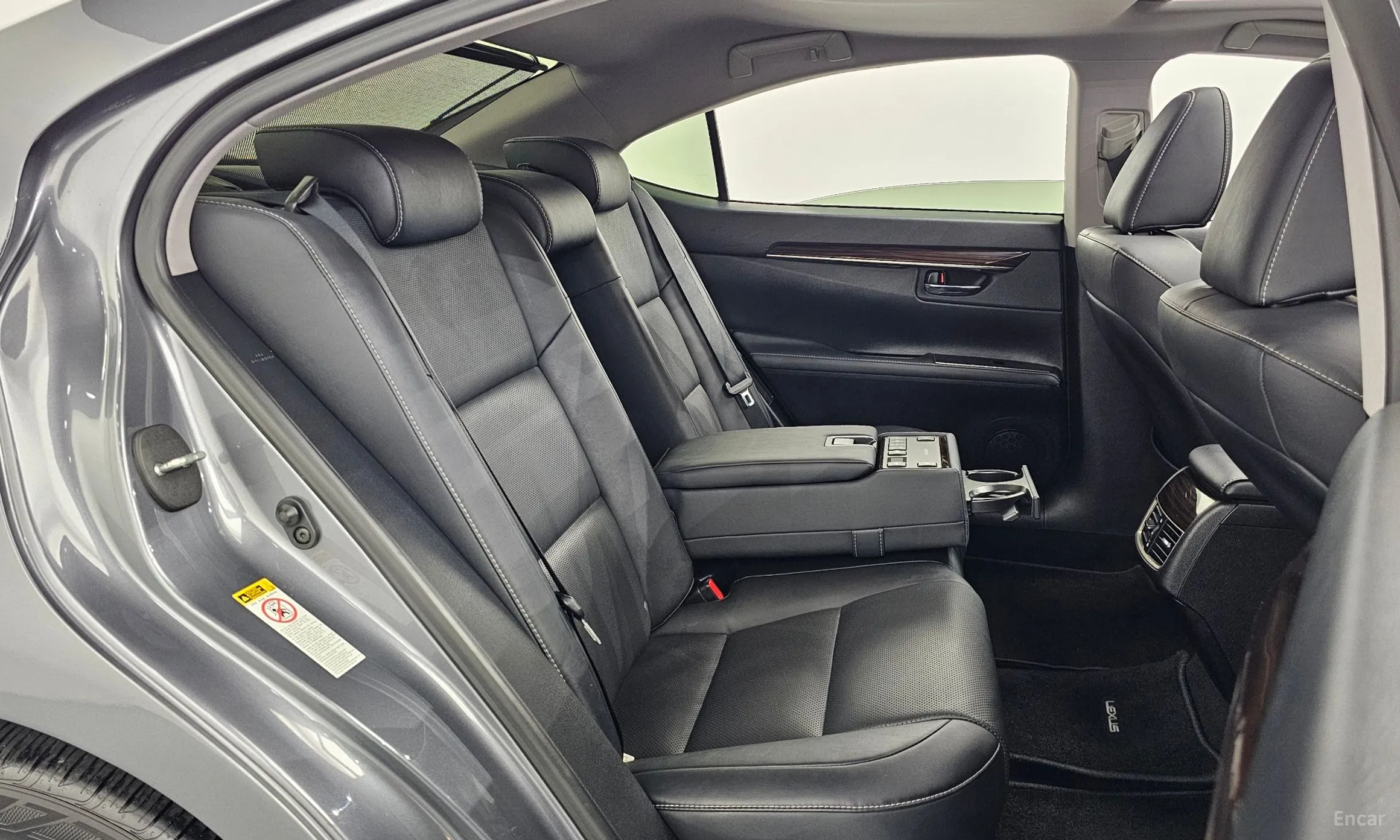 Lexus New ES300h превью 12