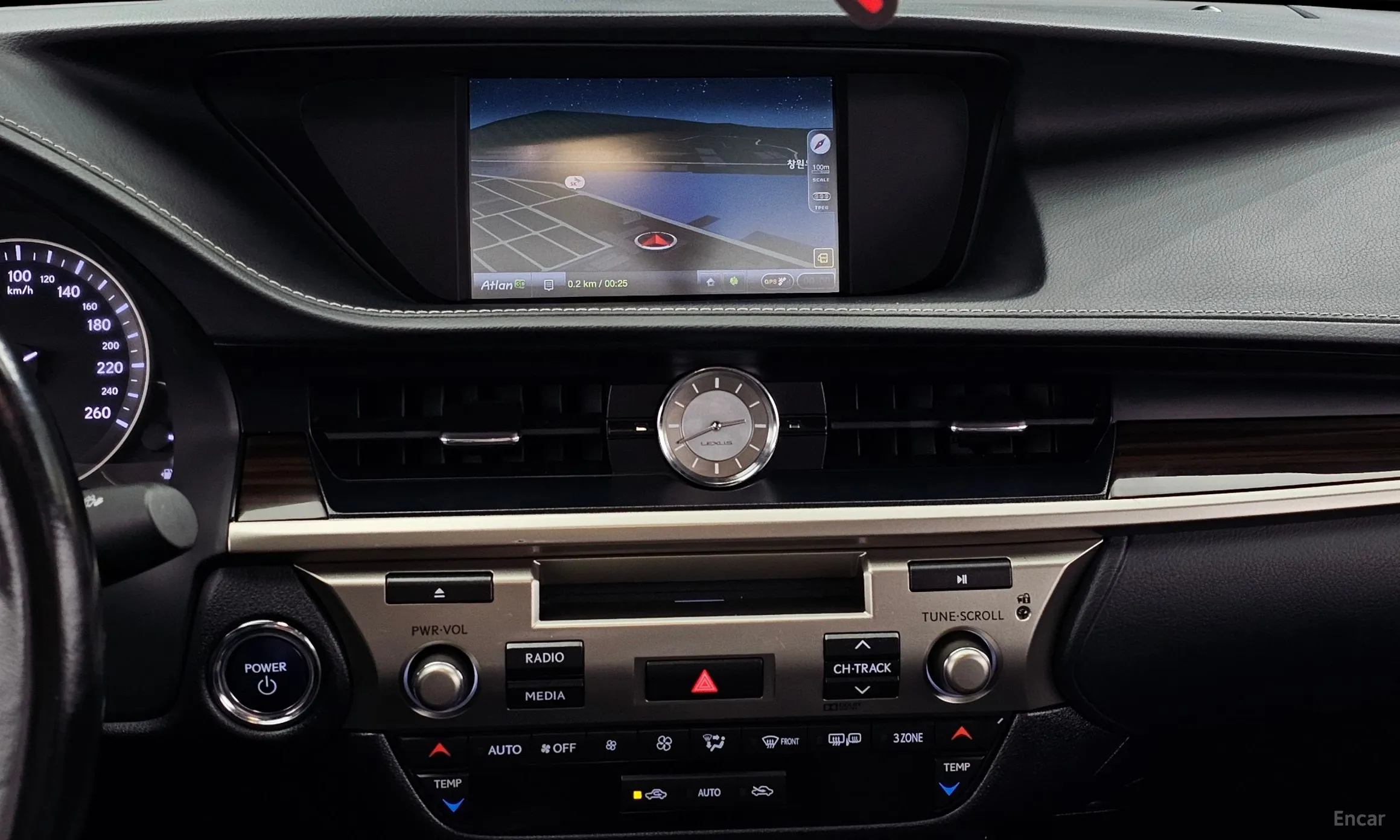 Lexus New ES300h превью 14