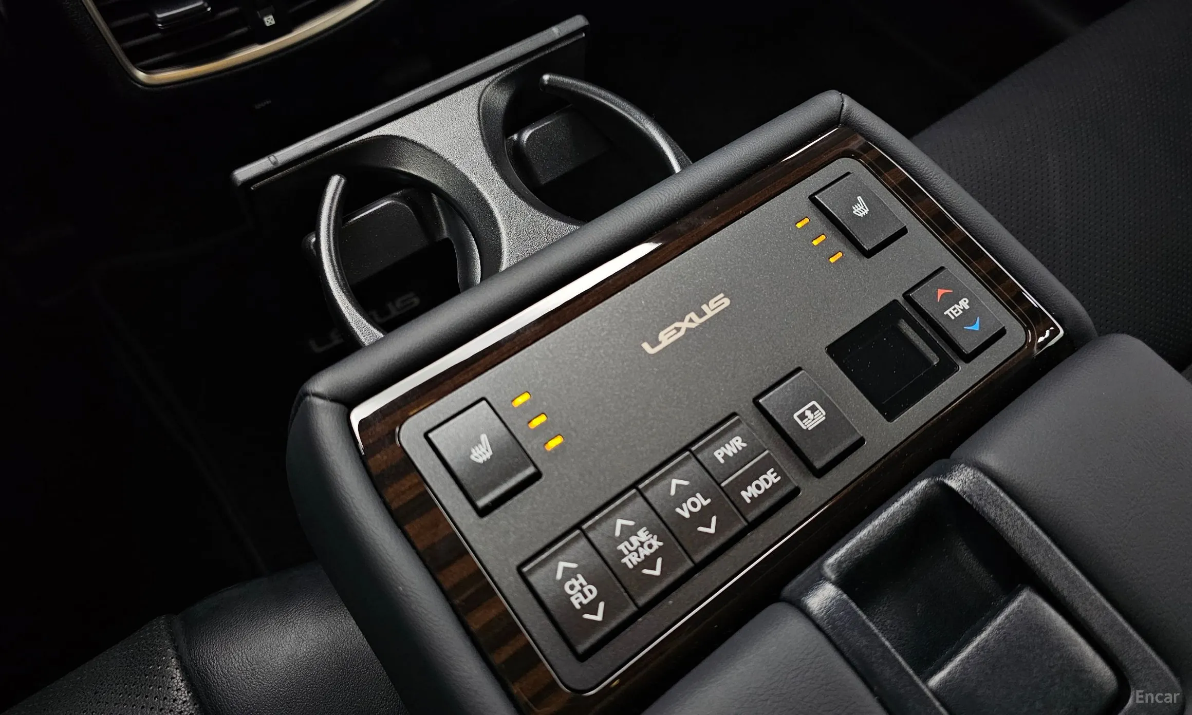 Lexus New ES300h превью 18