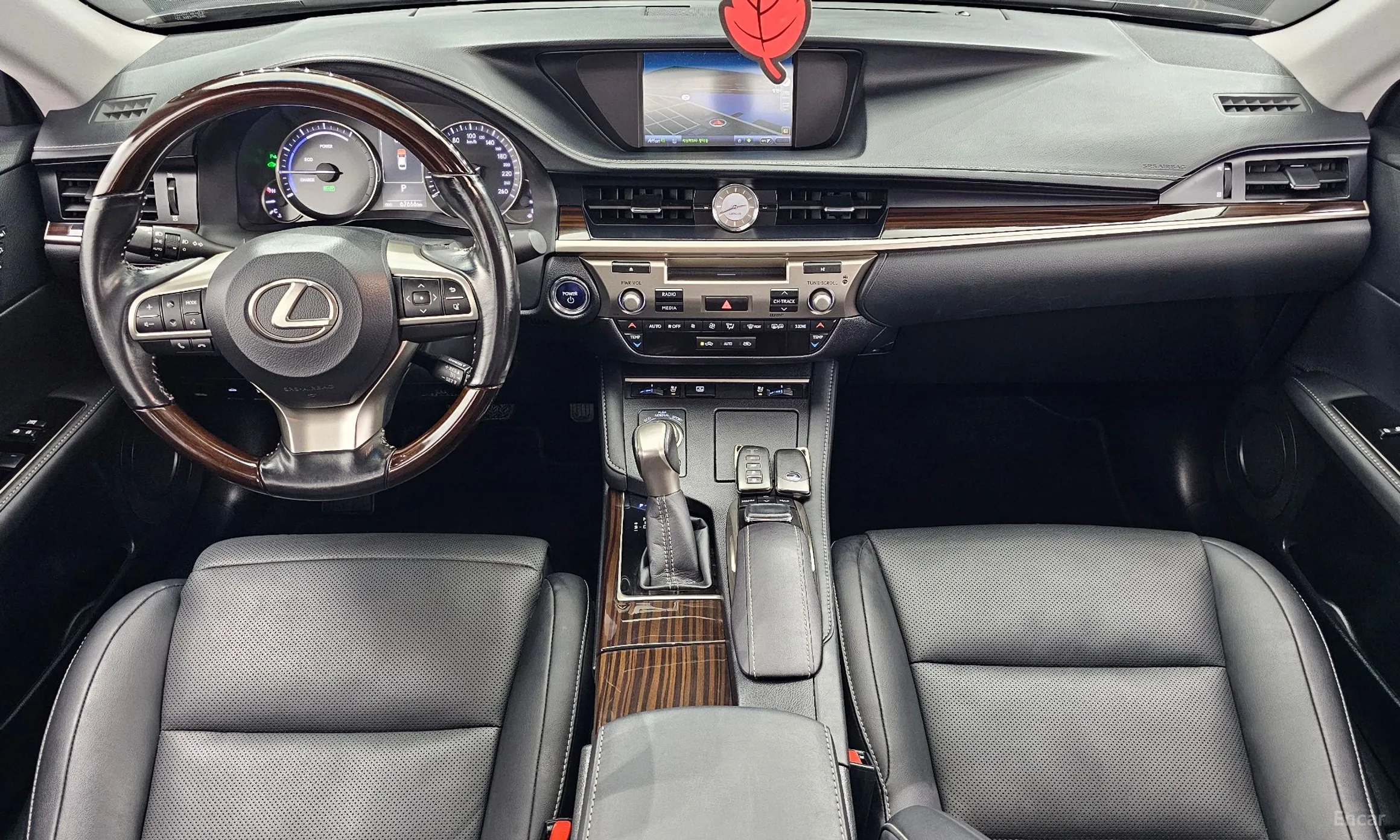 Lexus New ES300h превью 7