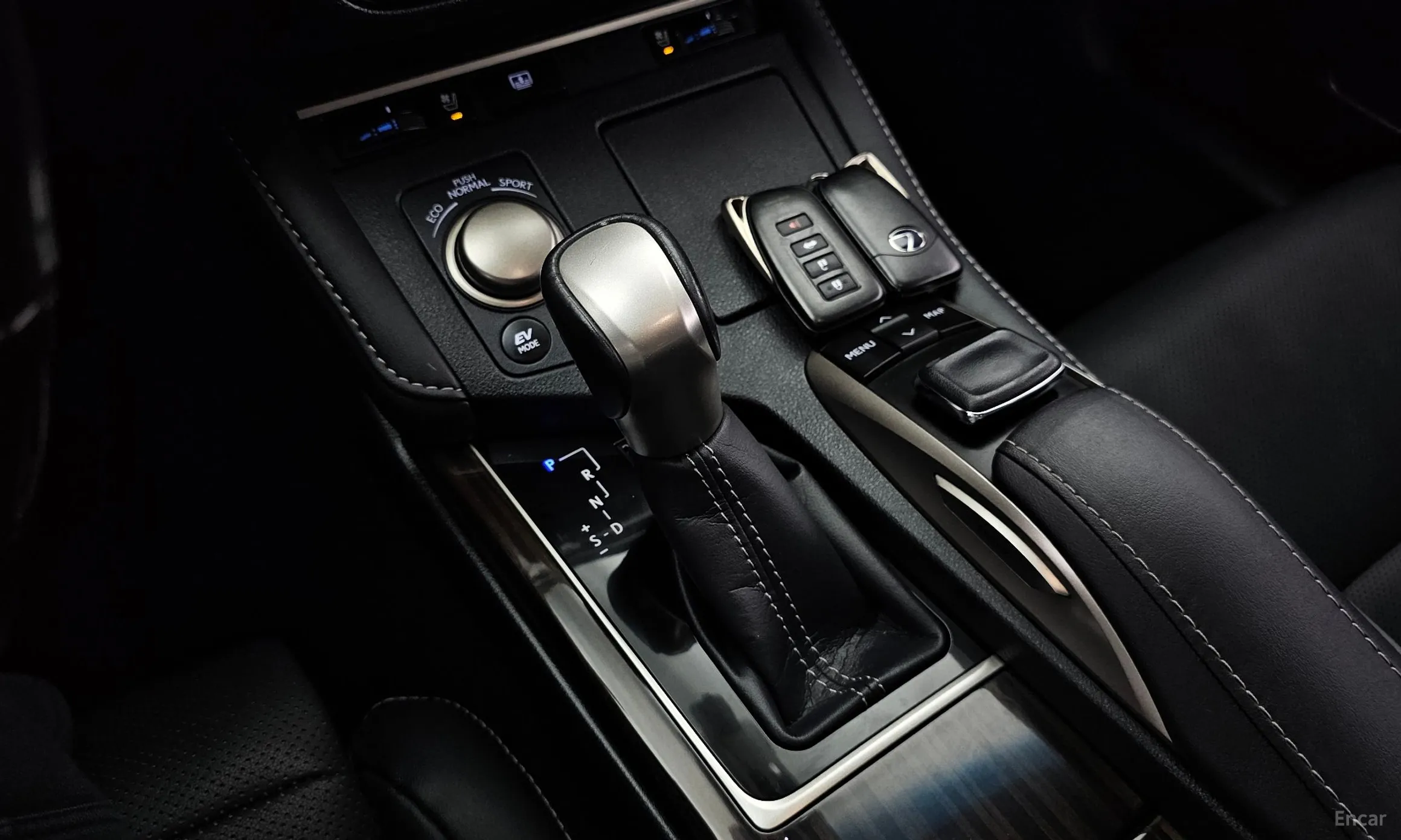 Lexus New ES300h превью 9