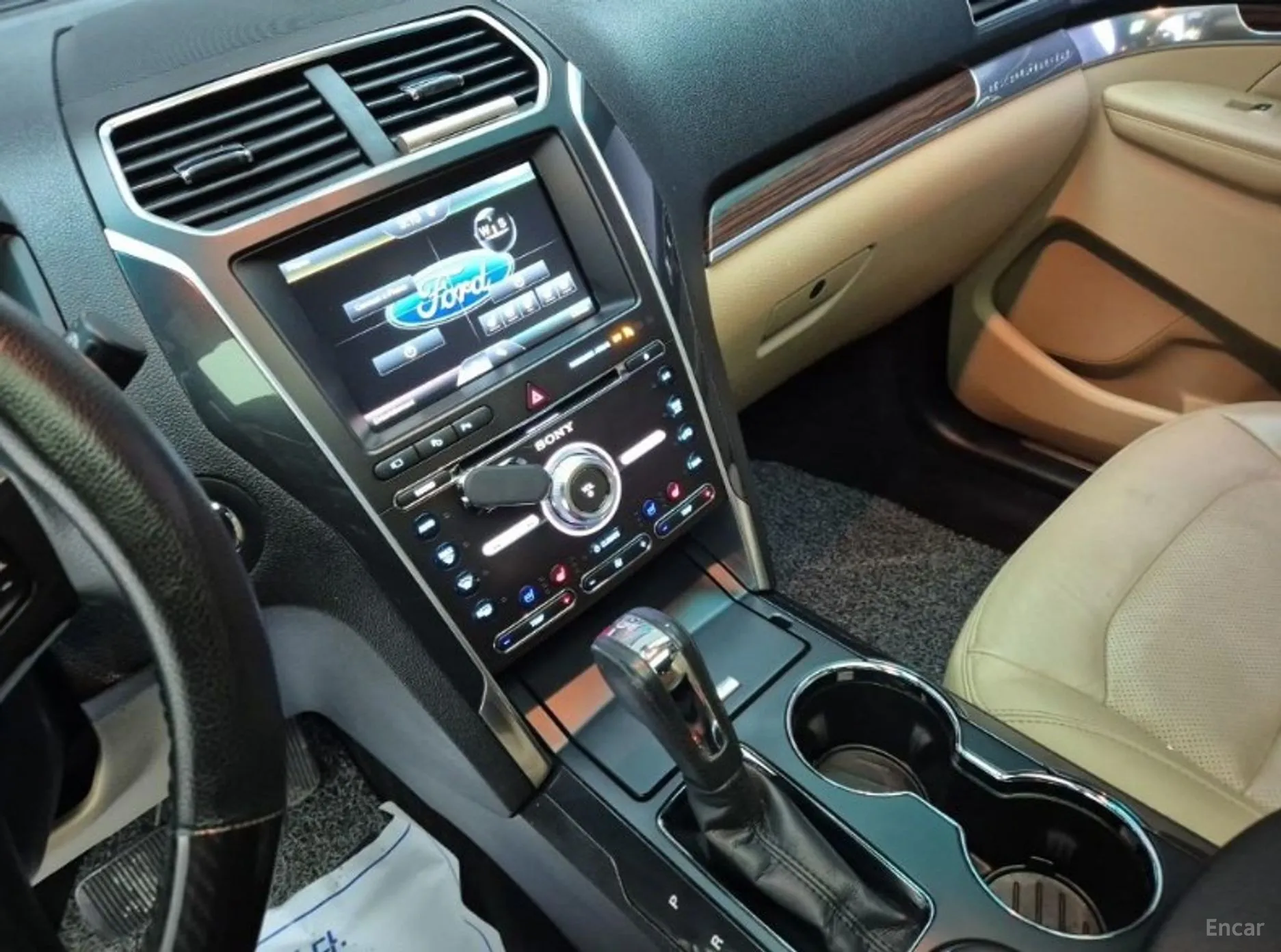 Ford Explorer превью 10