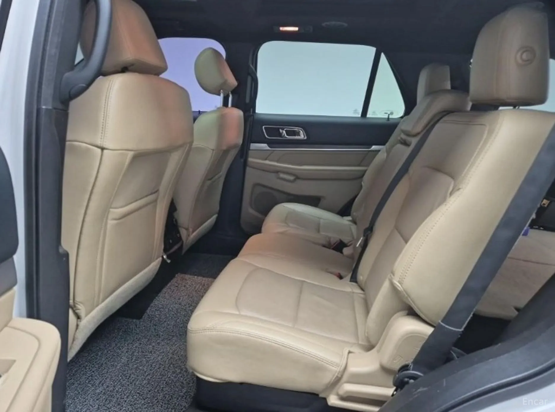 Ford Explorer превью 12