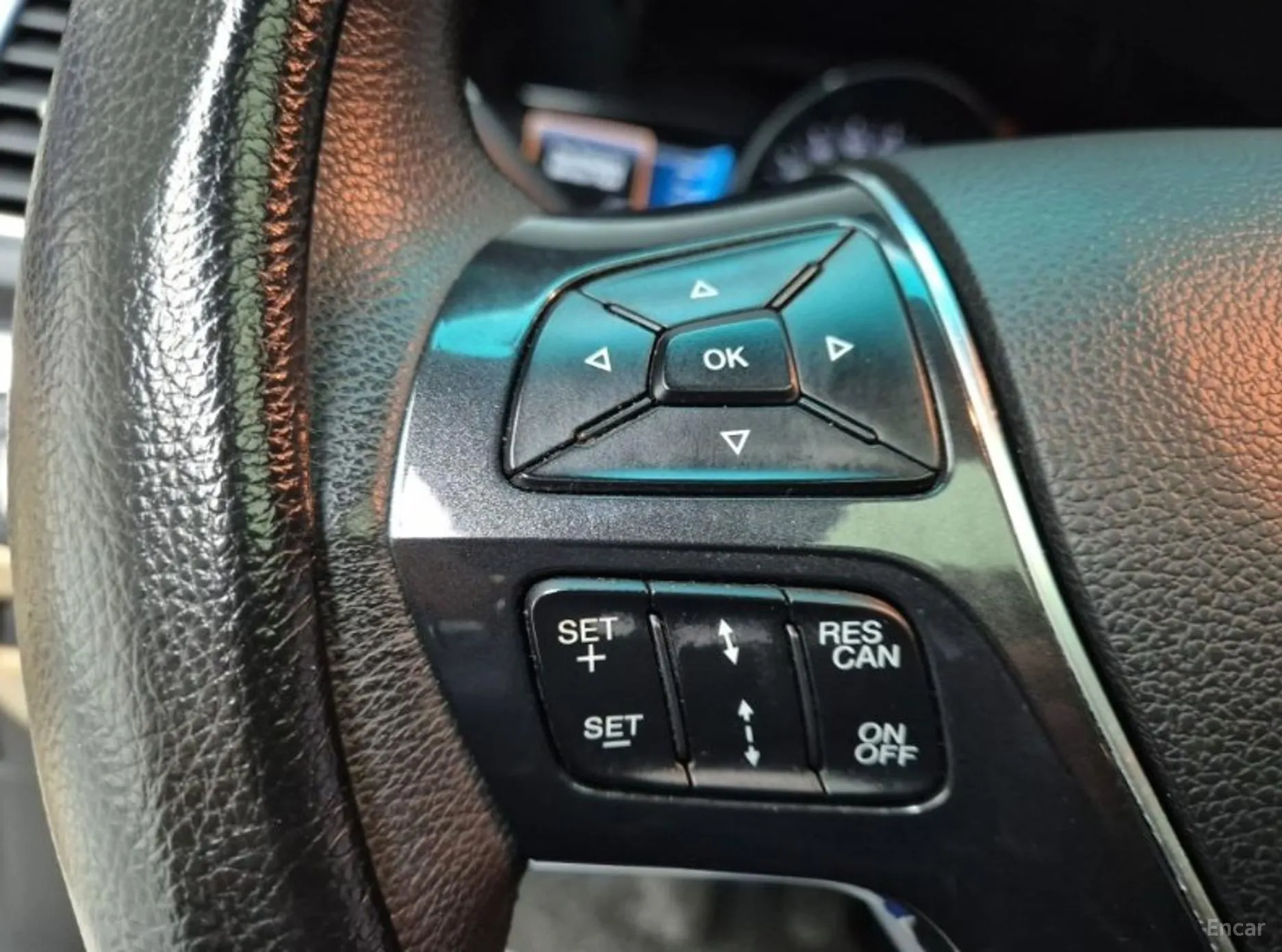Ford Explorer превью 16