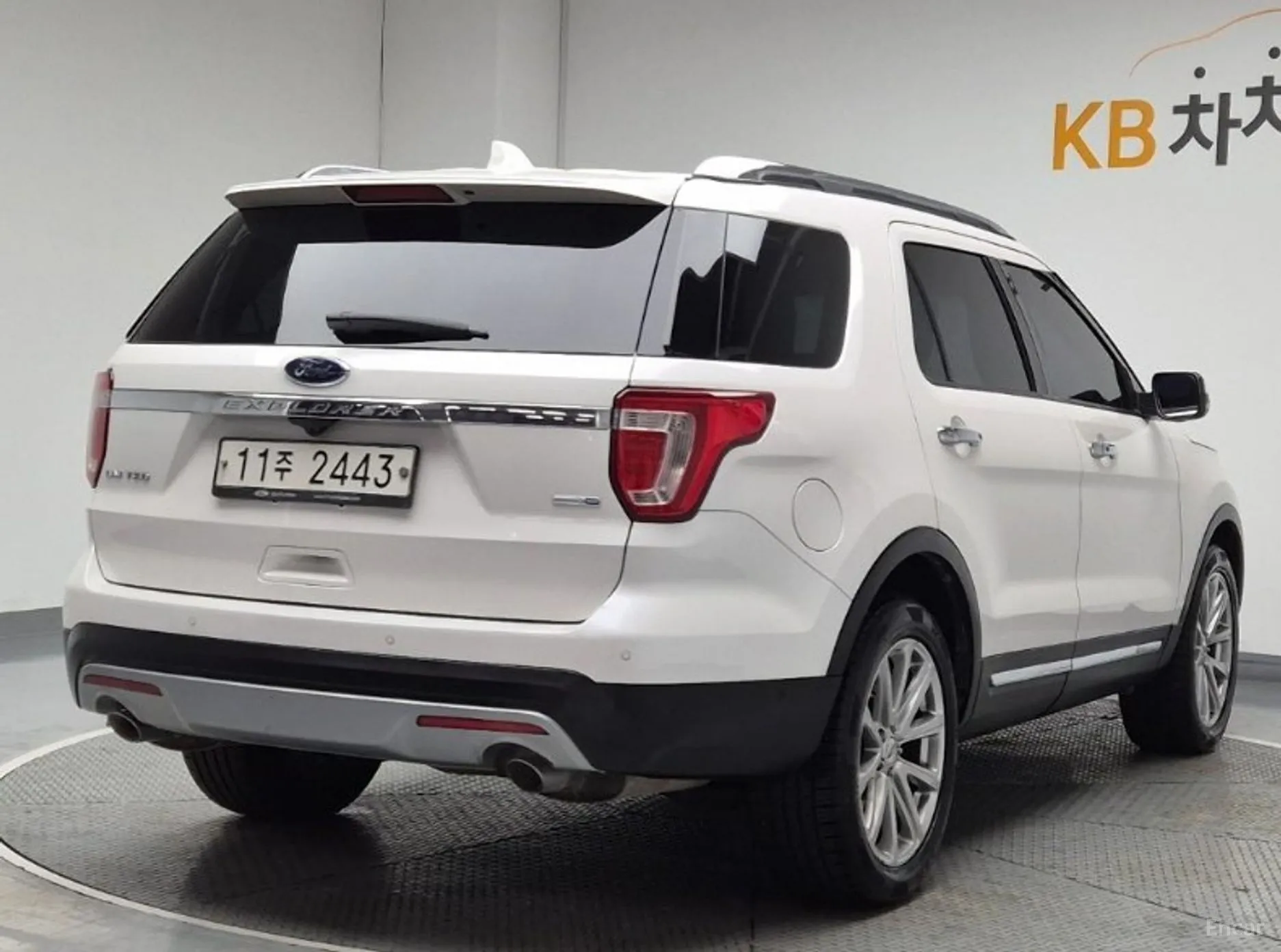 Ford Explorer превью 3
