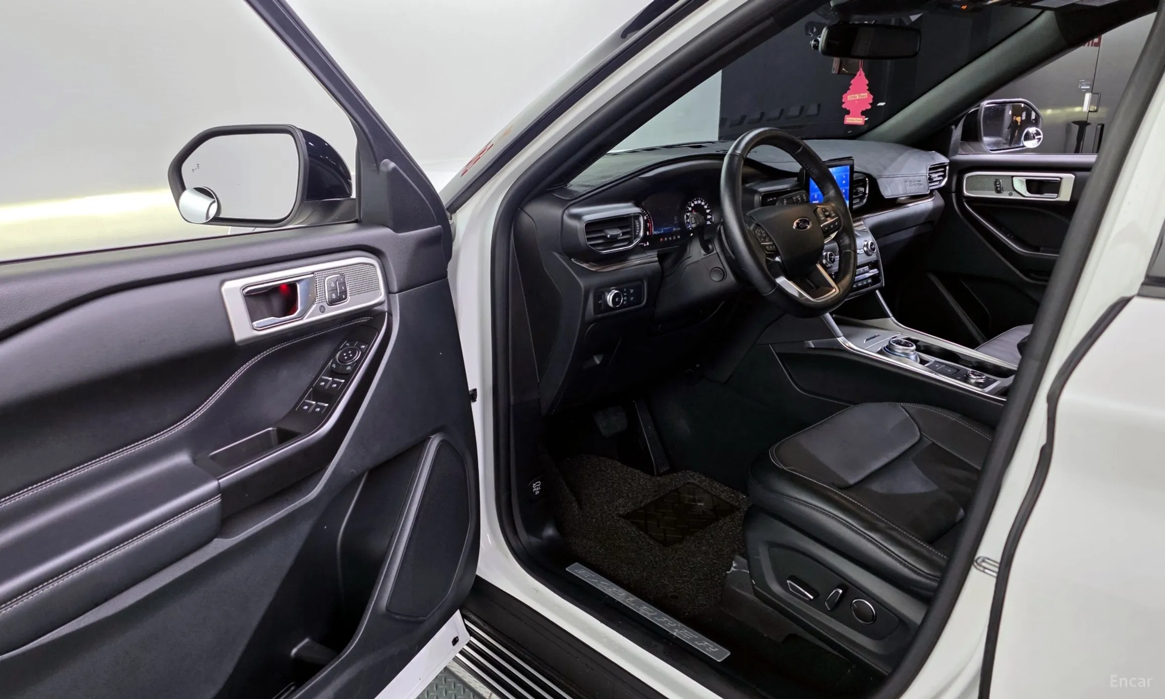 Ford Explorer 6th Generation превью 10