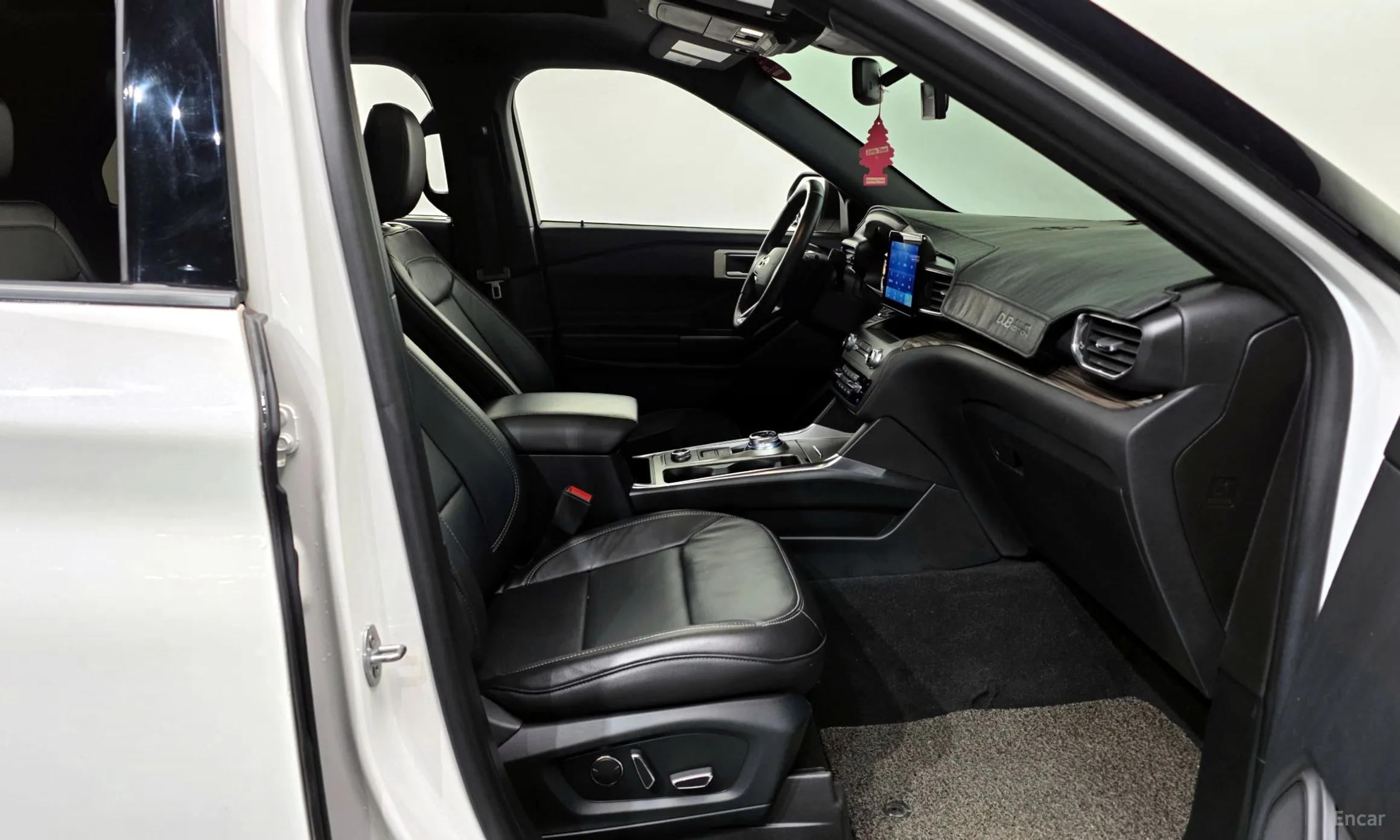 Ford Explorer 6th Generation превью 11