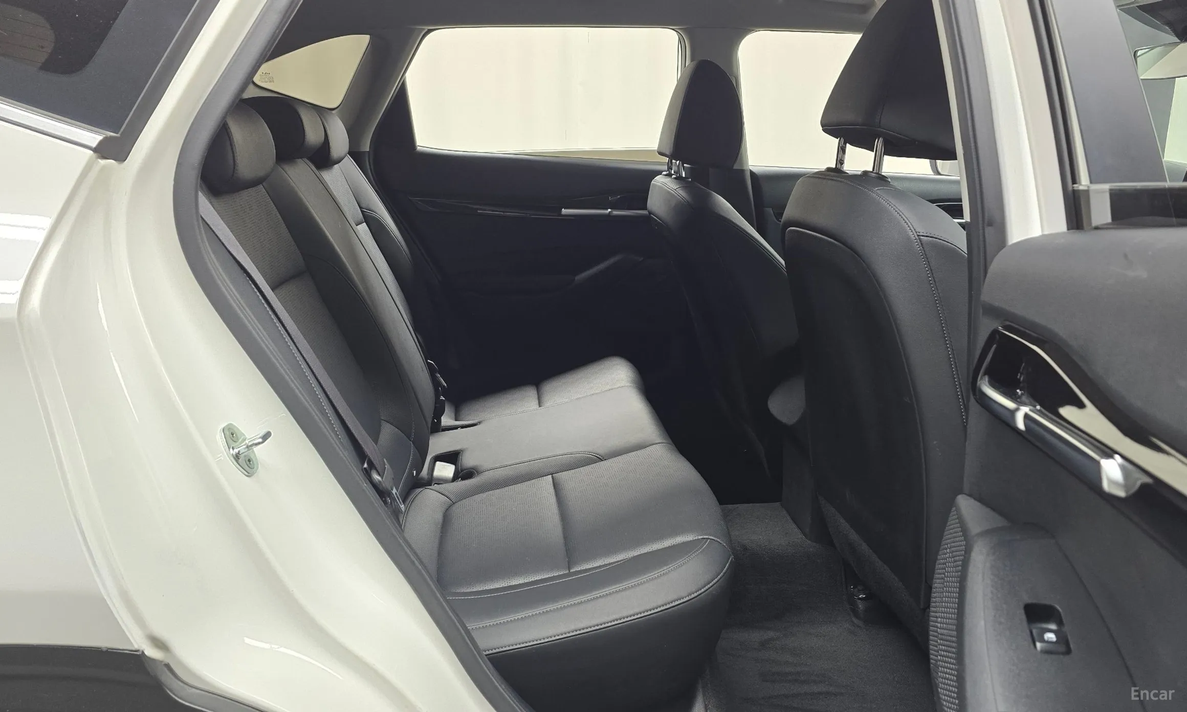 Kia Seltos превью 12