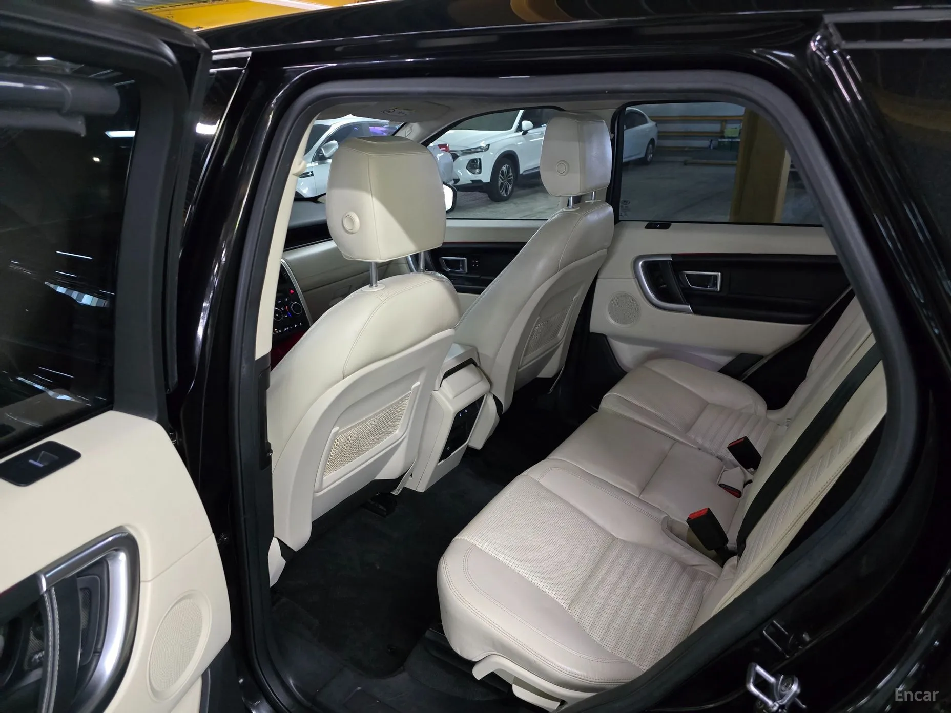 Land Rover Discovery Sports превью 12
