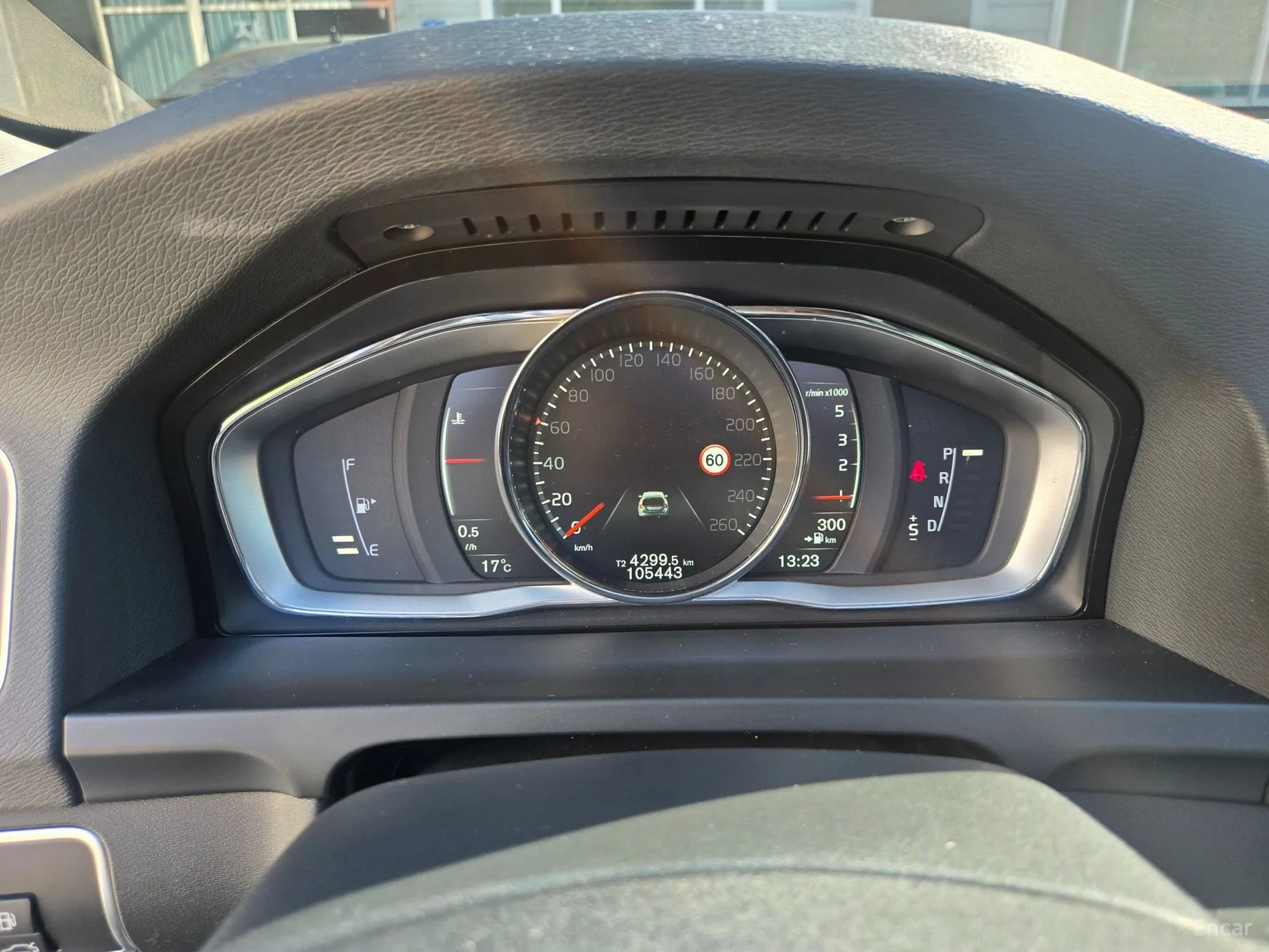 Volvo V60 превью 8