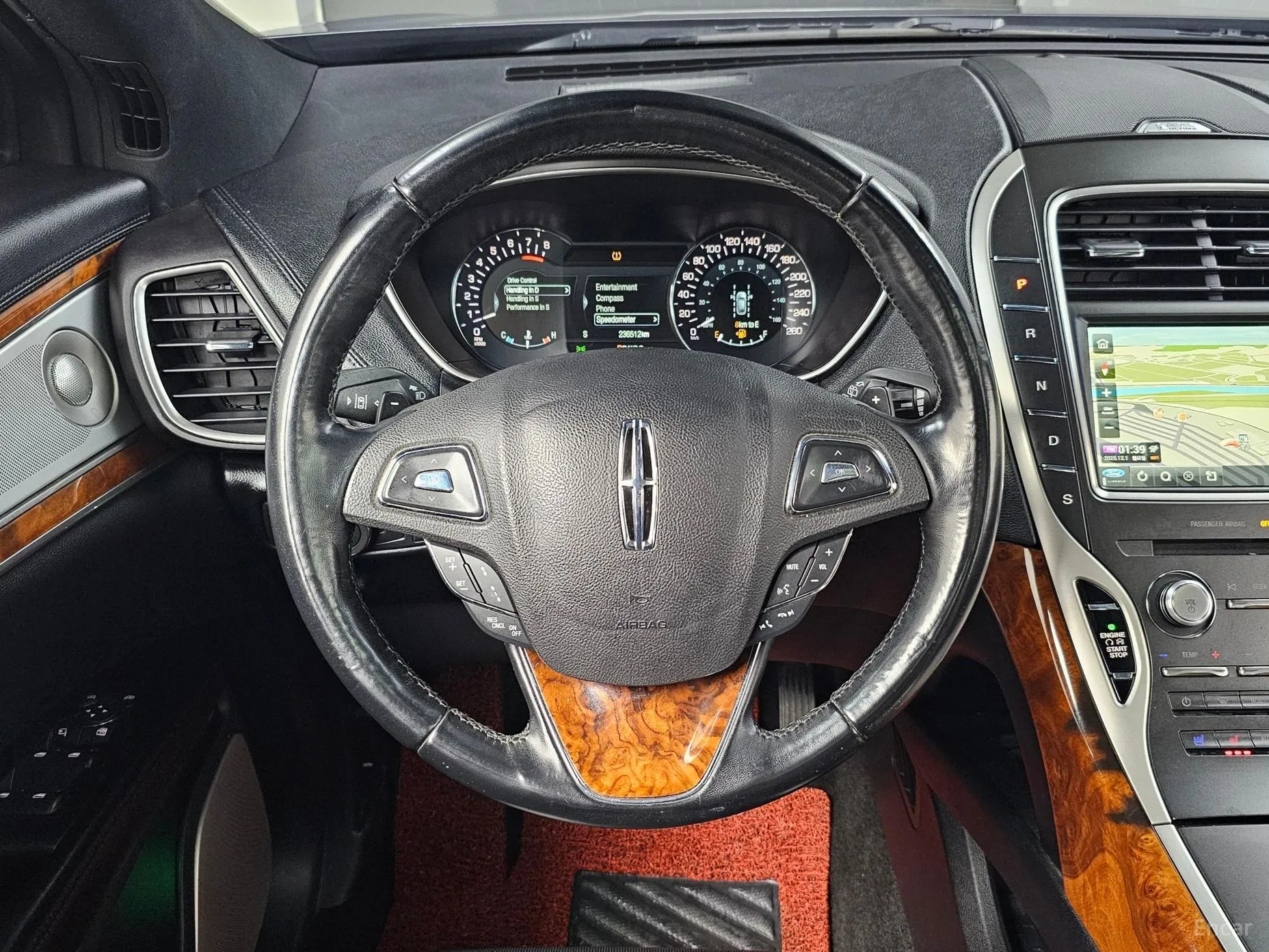 Lincoln MKX 2nd Generation превью 13