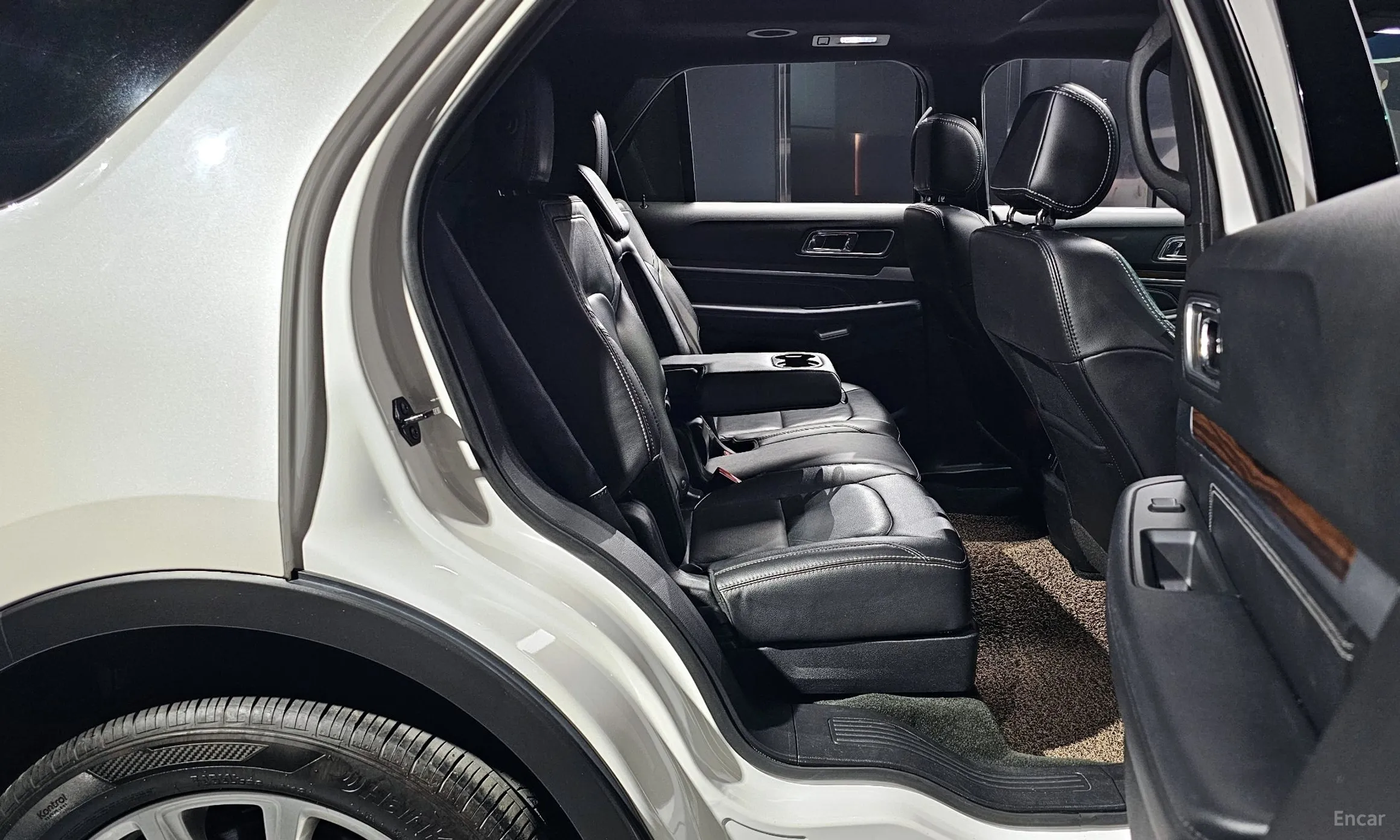 Ford Explorer превью 12