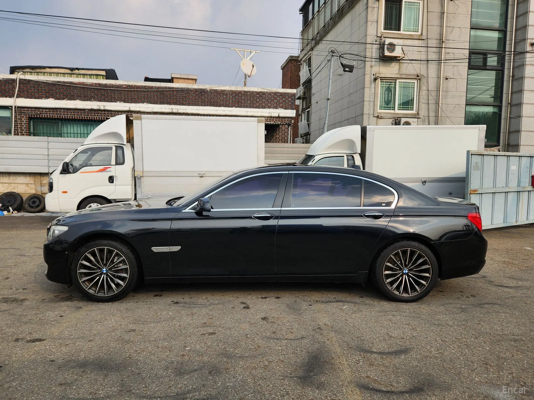 BMW 7 Series (F01) превью 15