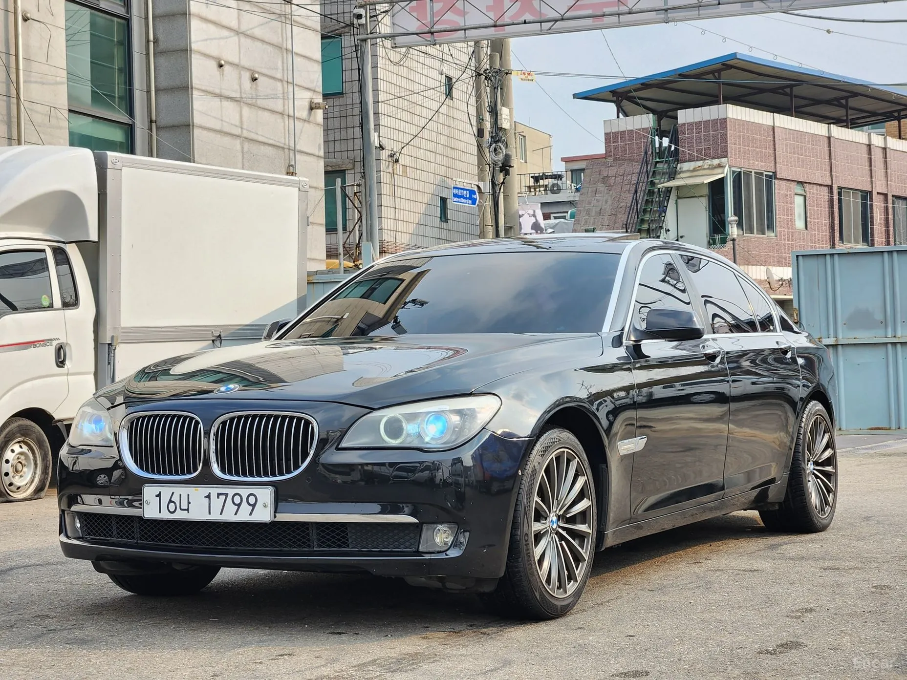 BMW 7 Series (F01) превью 16