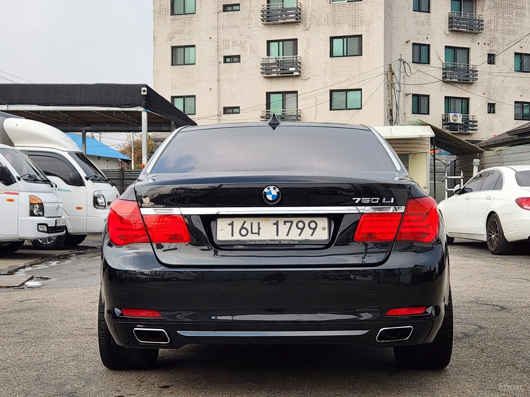 BMW 7 Series (F01) превью 17