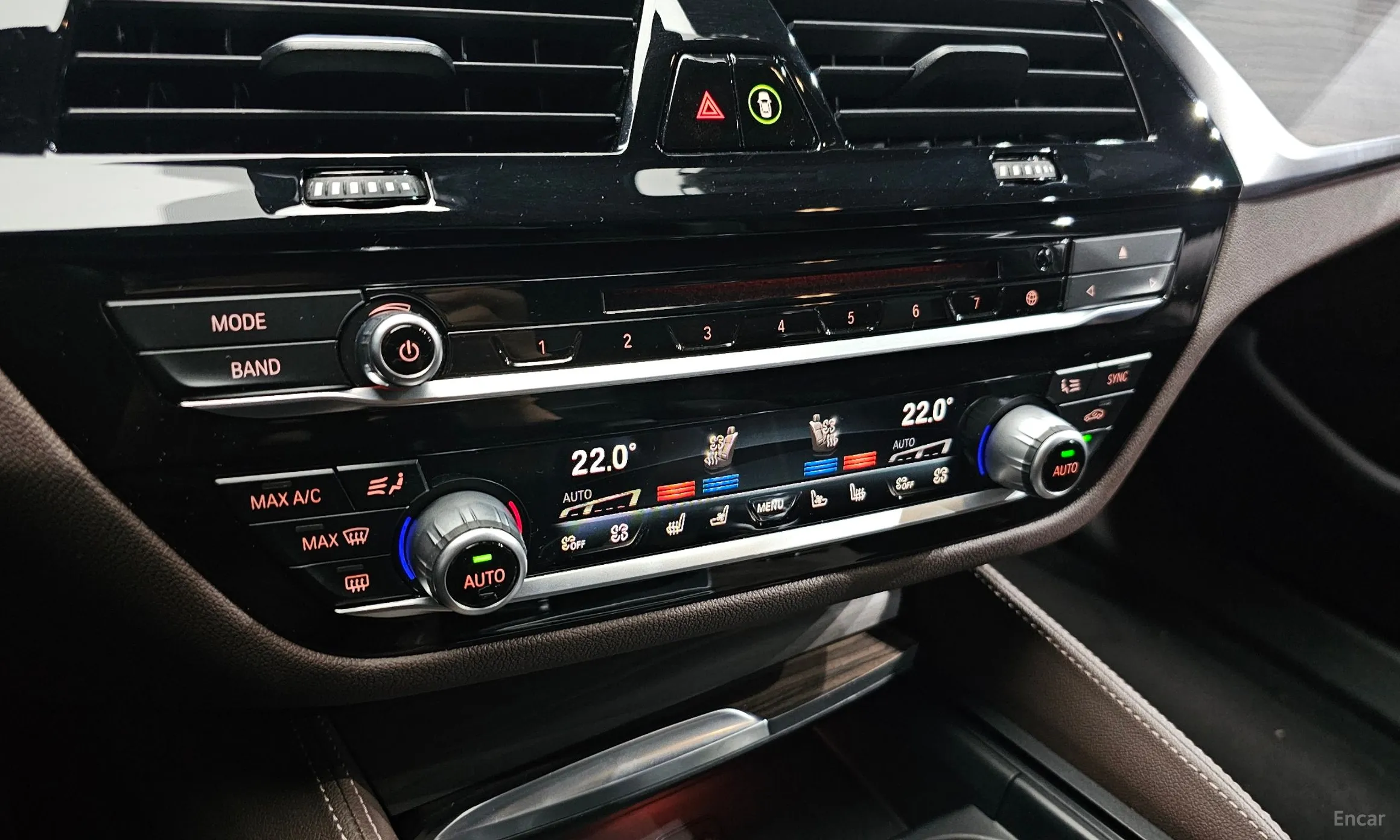 BMW 5 Series (G30) превью 18