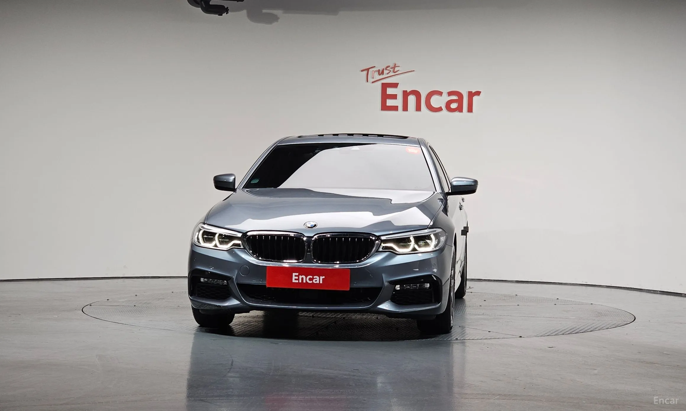 BMW 5 Series (G30) превью 3