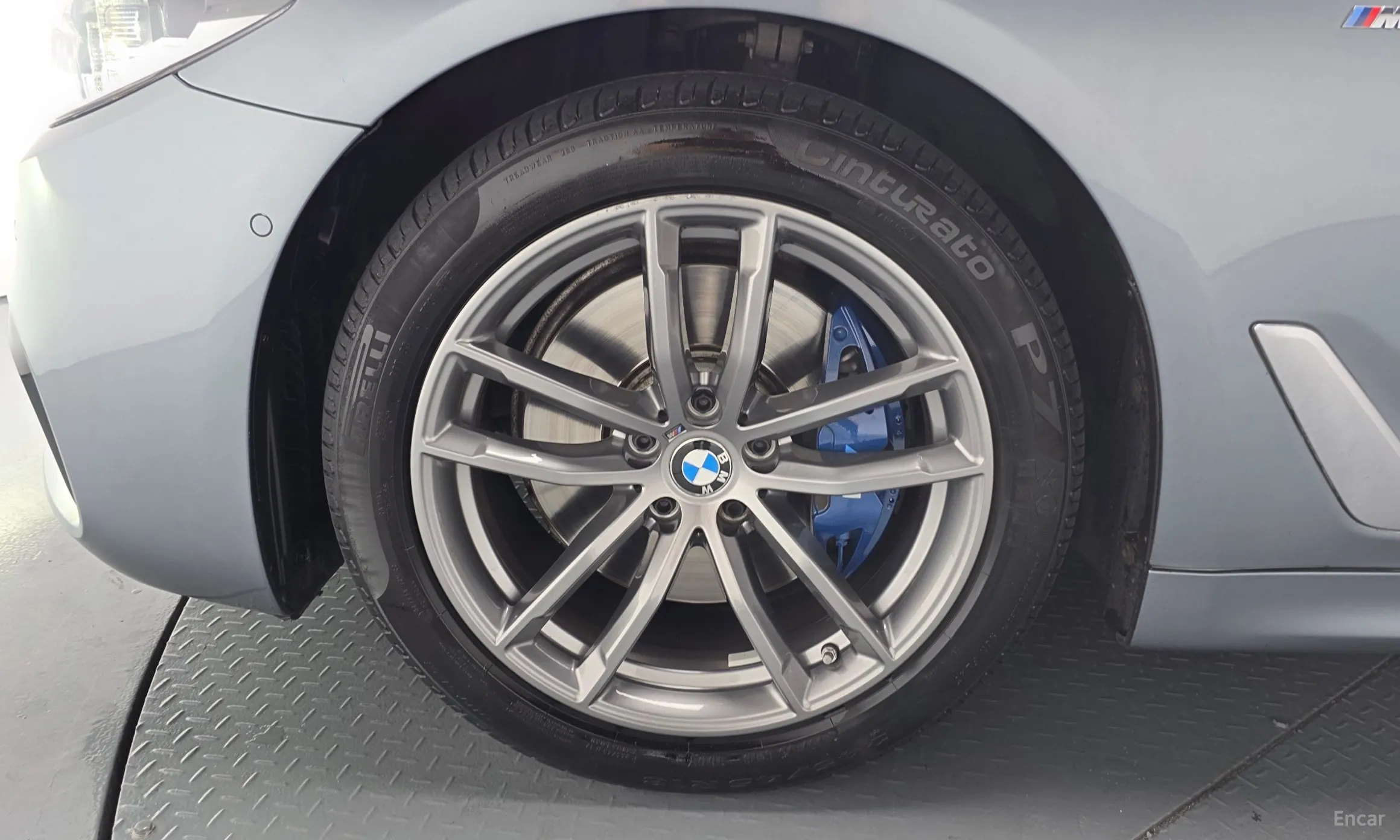 BMW 5 Series (G30) превью 5