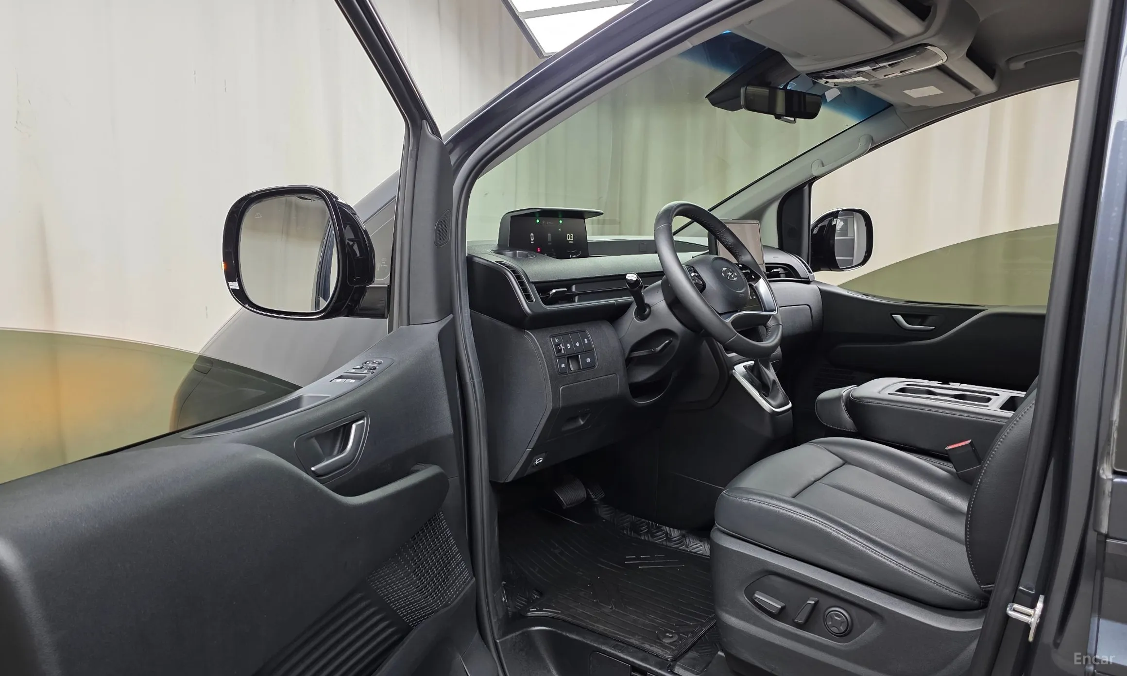 Hyundai Staria превью 10