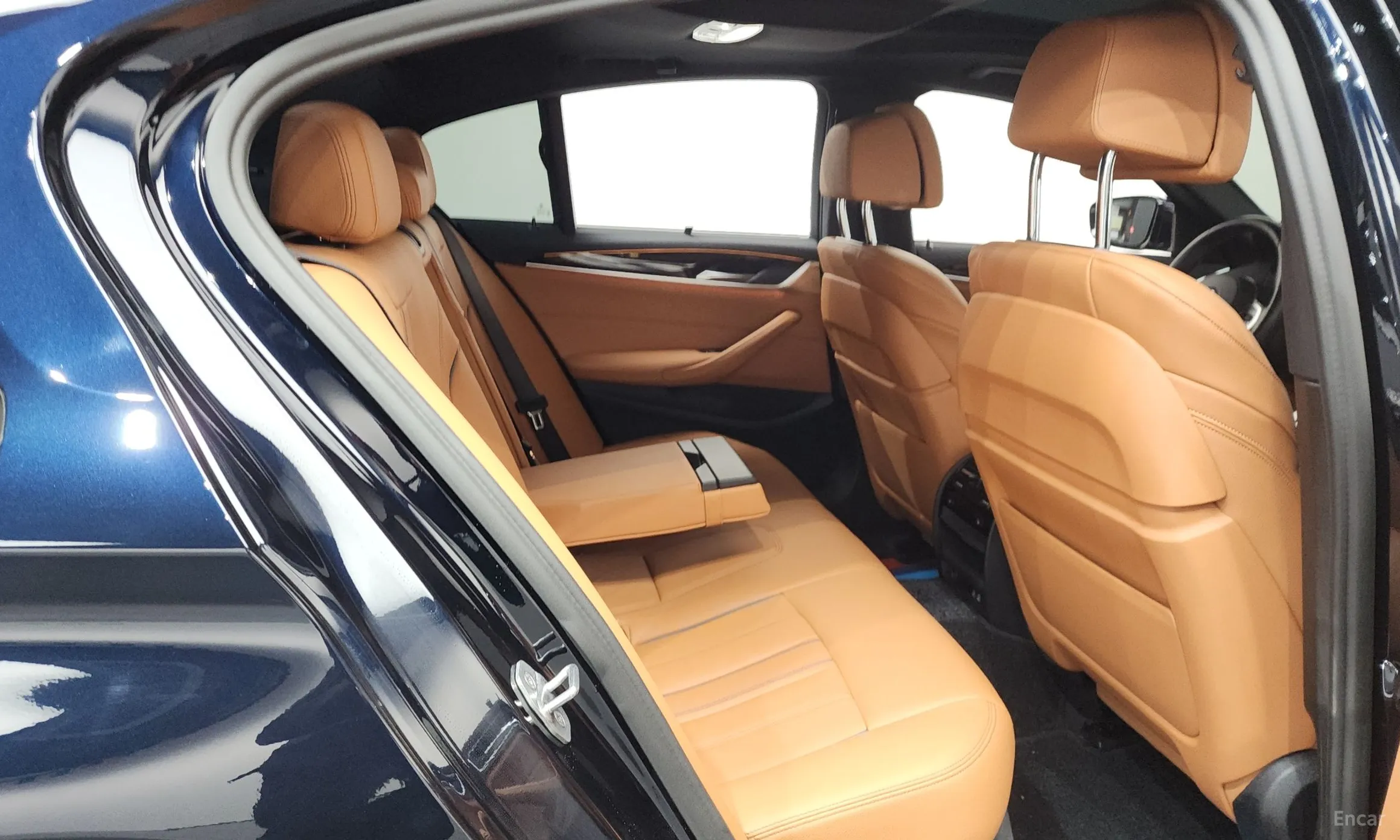 BMW 5 Series (G30) превью 12