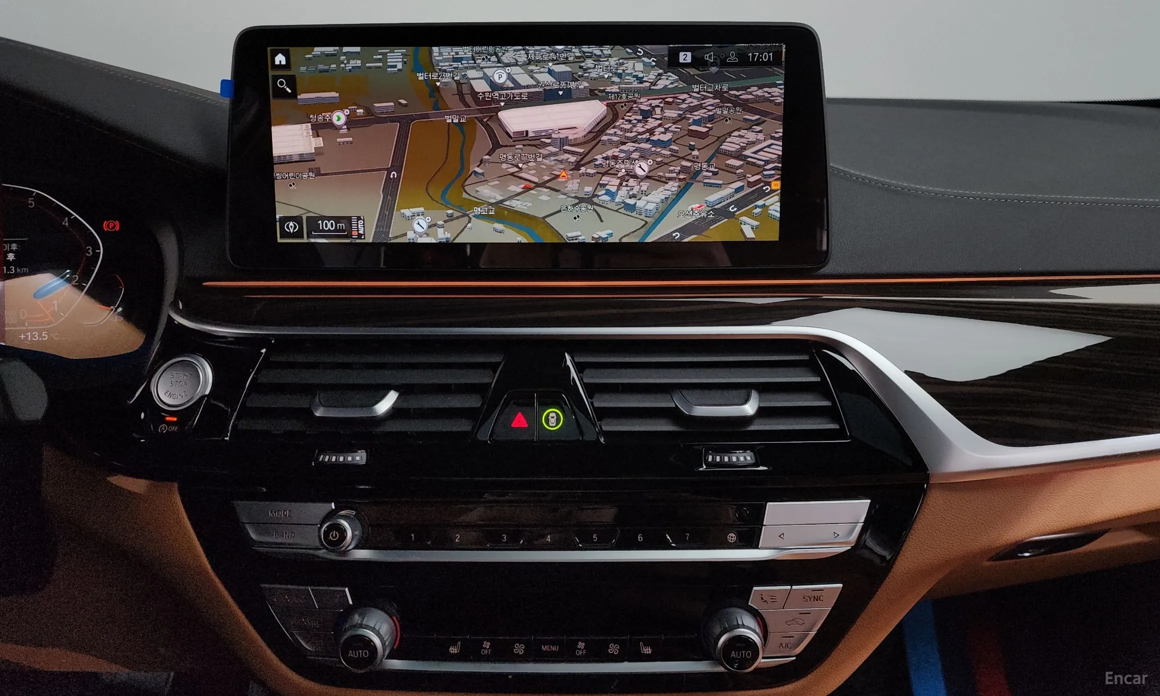 BMW 5 Series (G30) превью 14