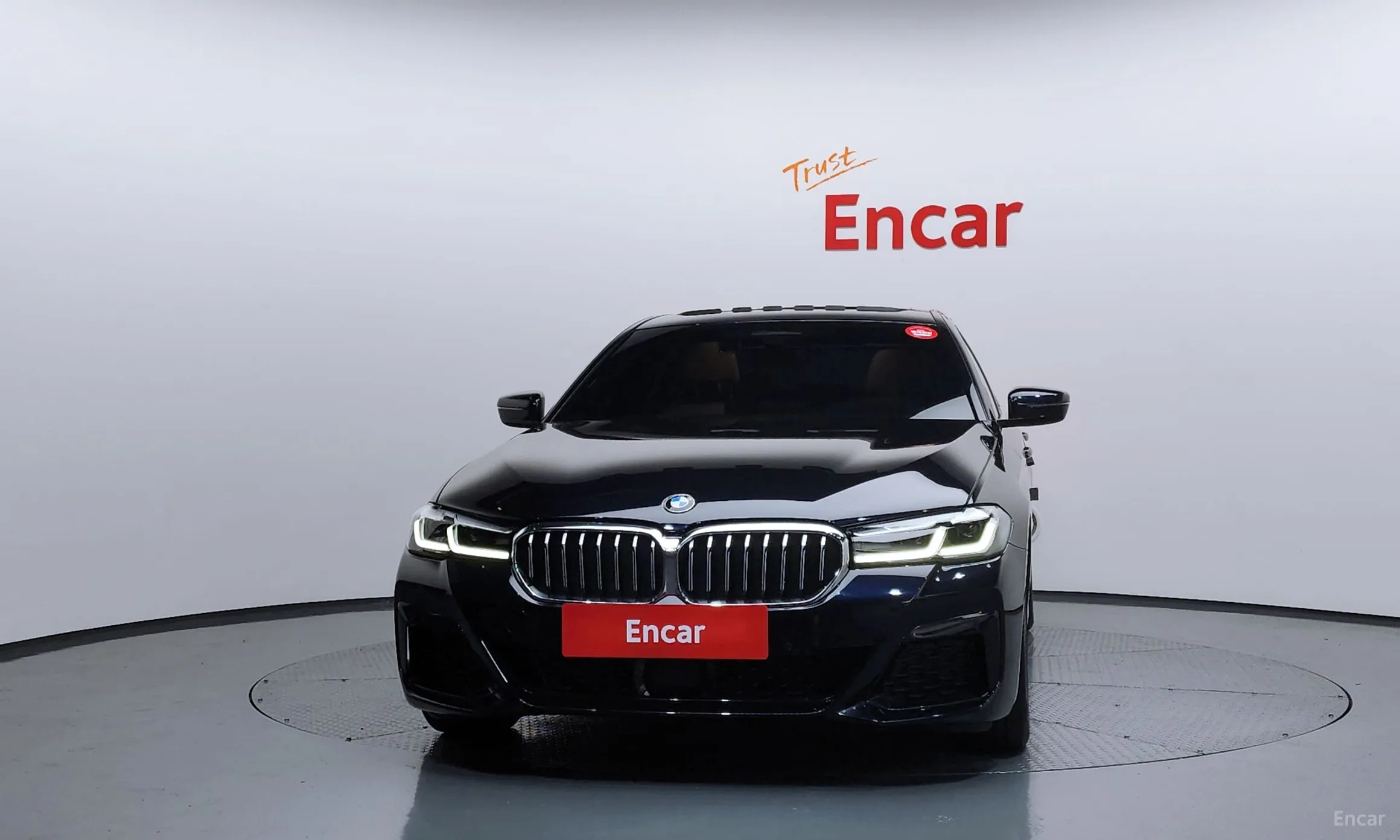 BMW 5 Series (G30) превью 3