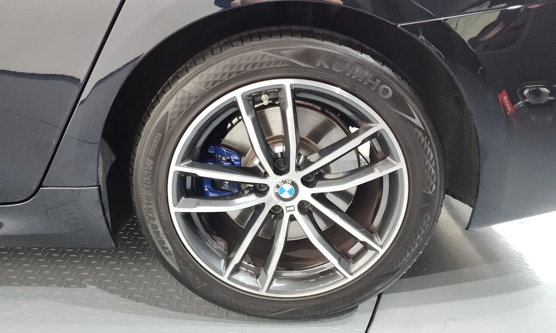 BMW 5 Series (G30) превью 5