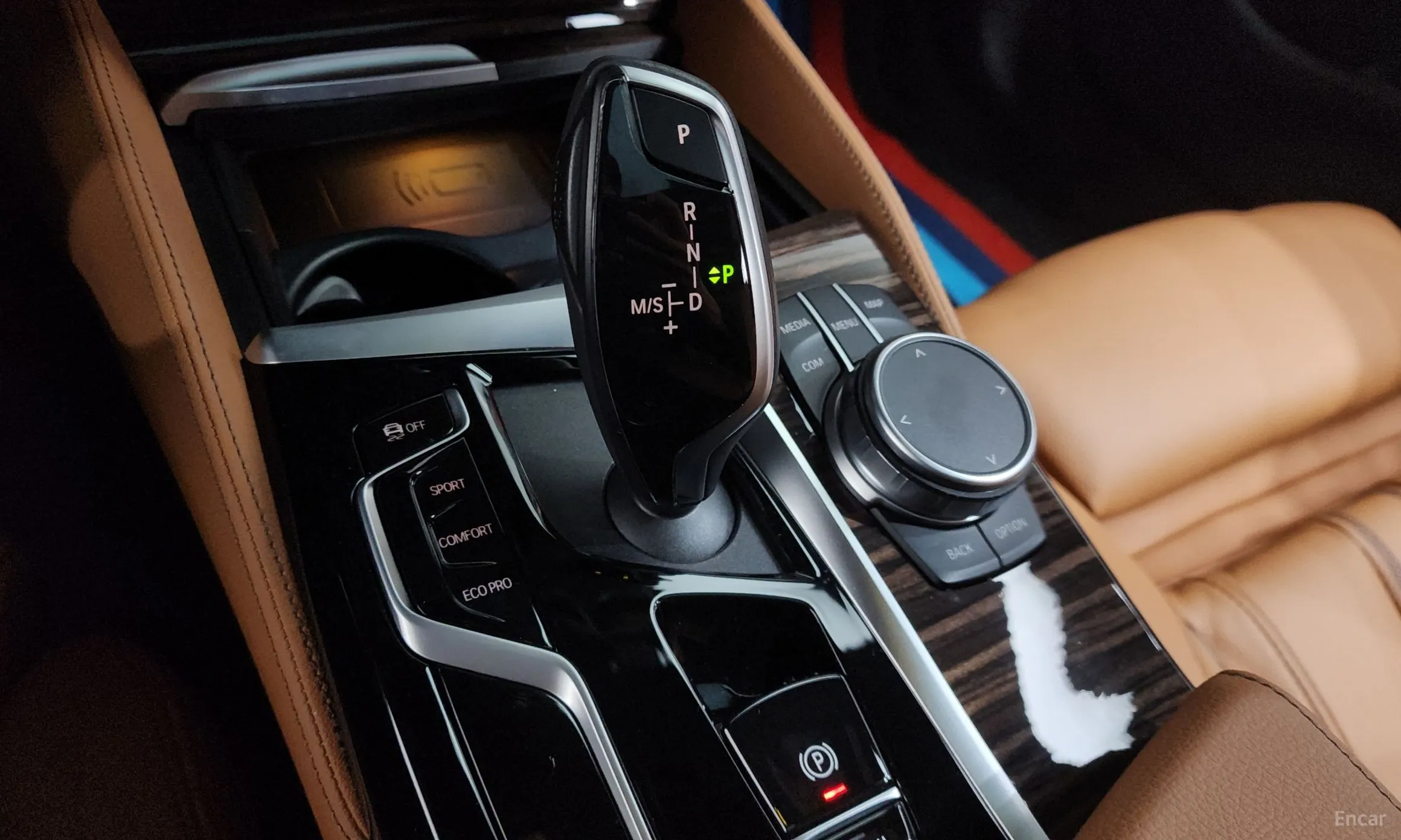 BMW 5 Series (G30) превью 9