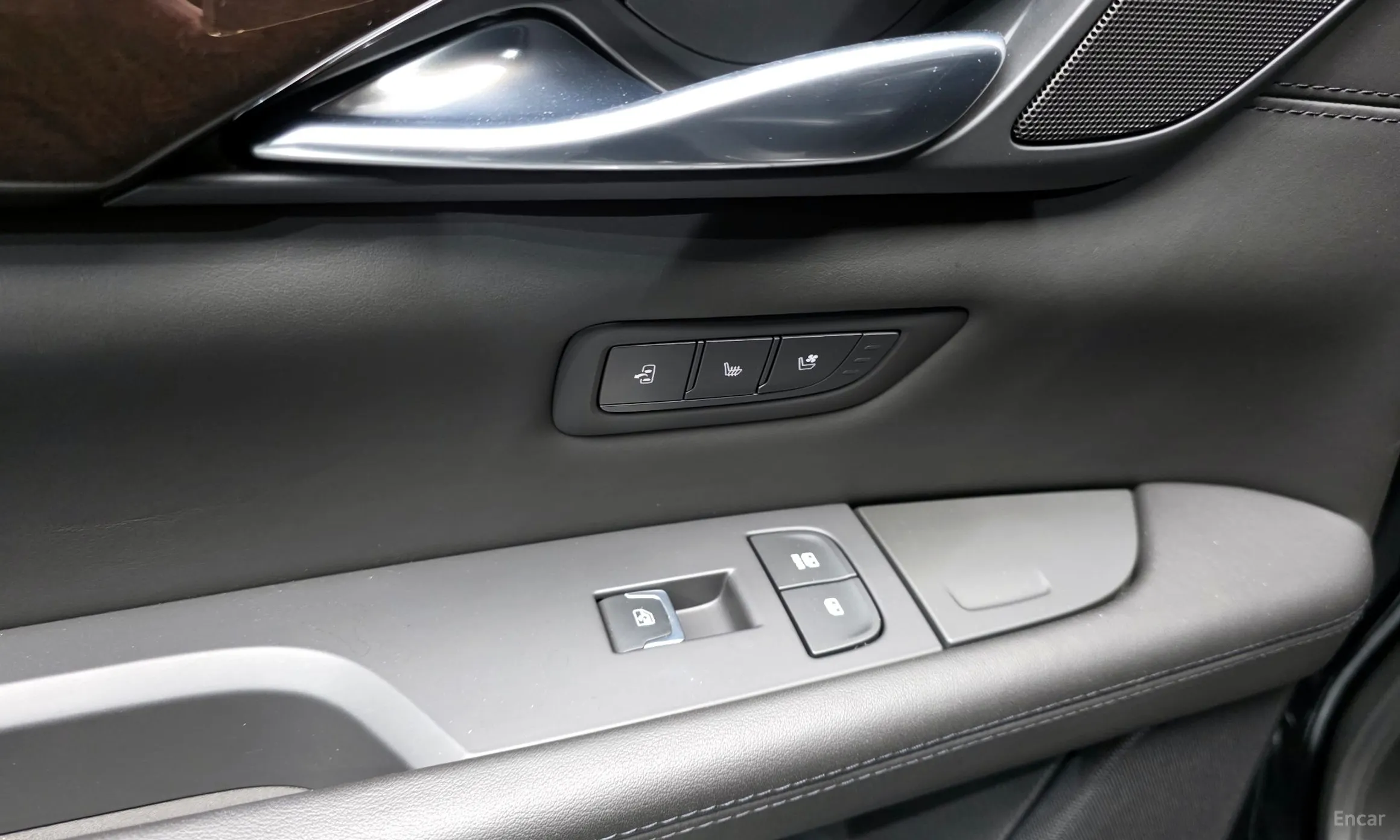 Cadillac CT6 превью 18