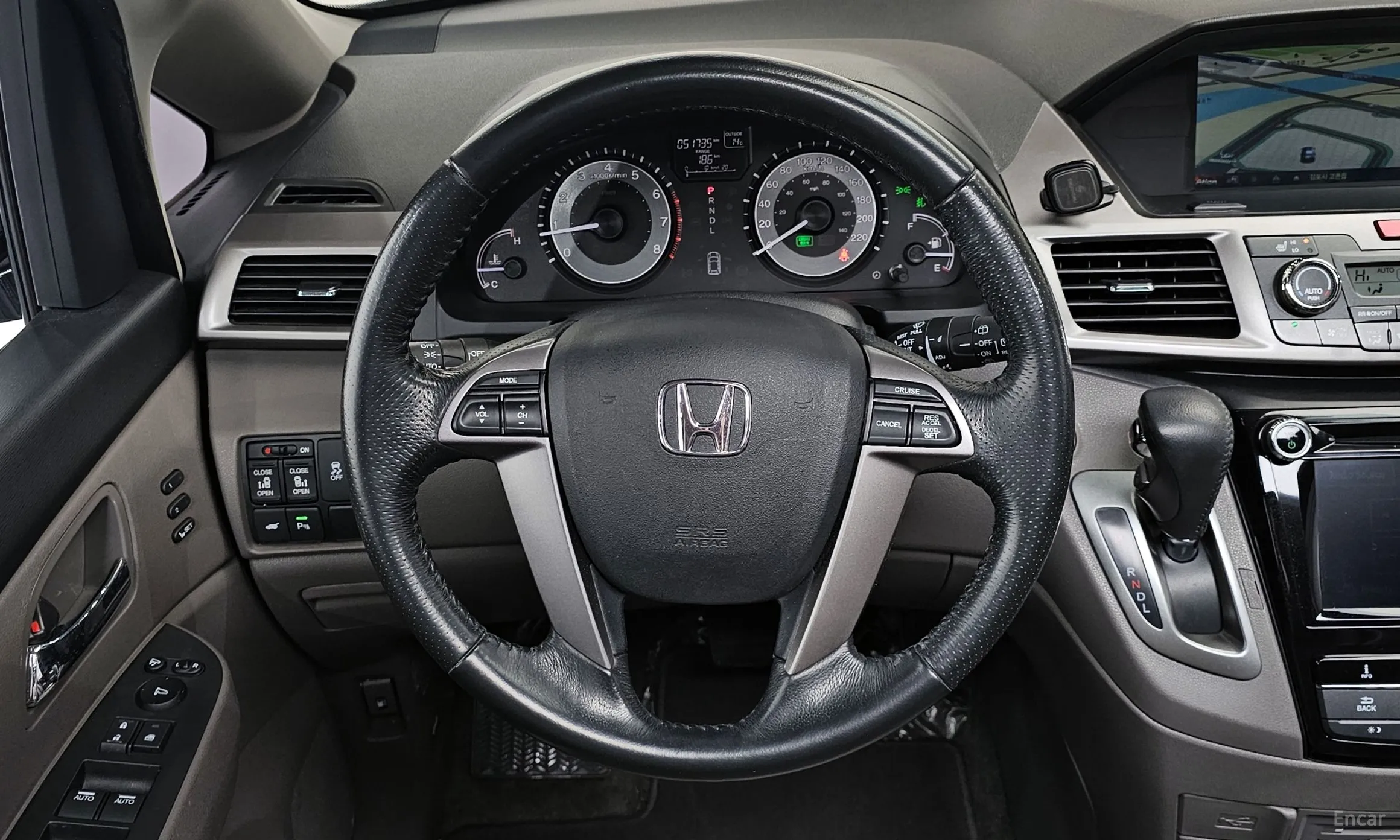 Honda Odyssey превью 15