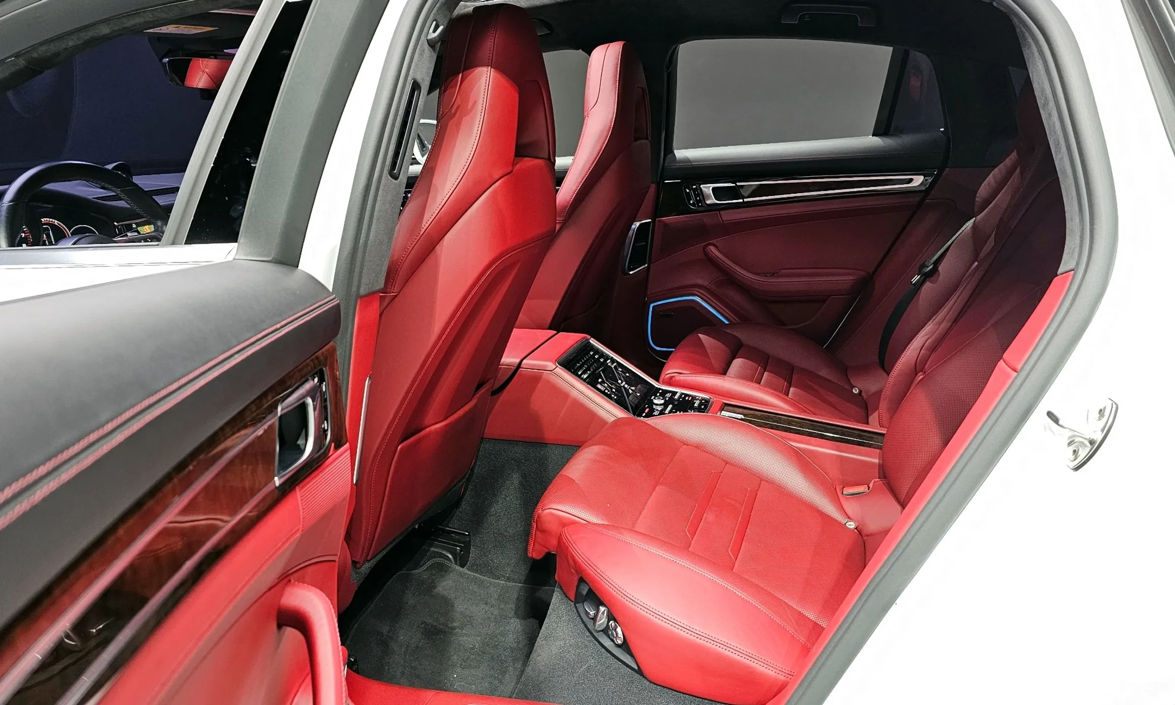 Porsche Panamera (971) превью 10