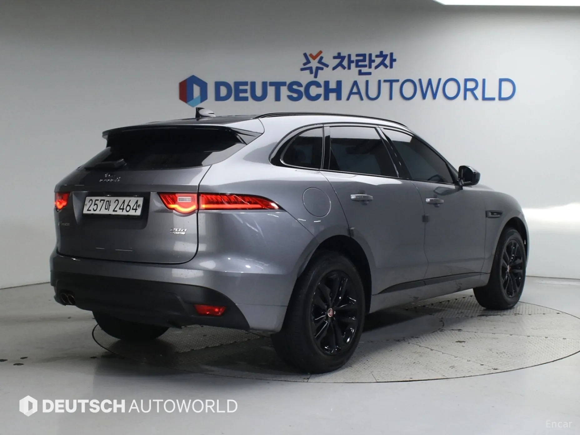 Jaguar F-PACE превью 2