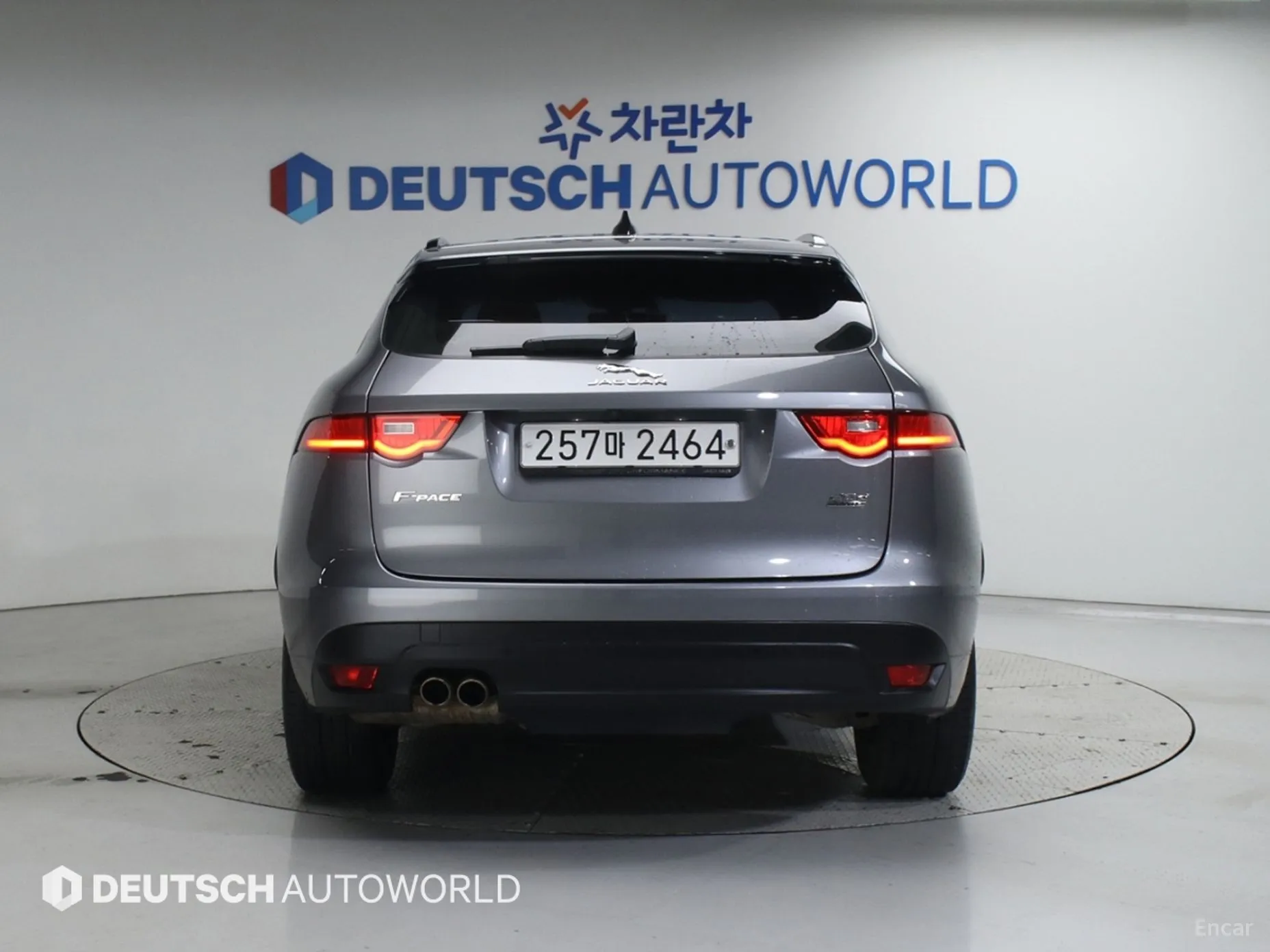 Jaguar F-PACE превью 4