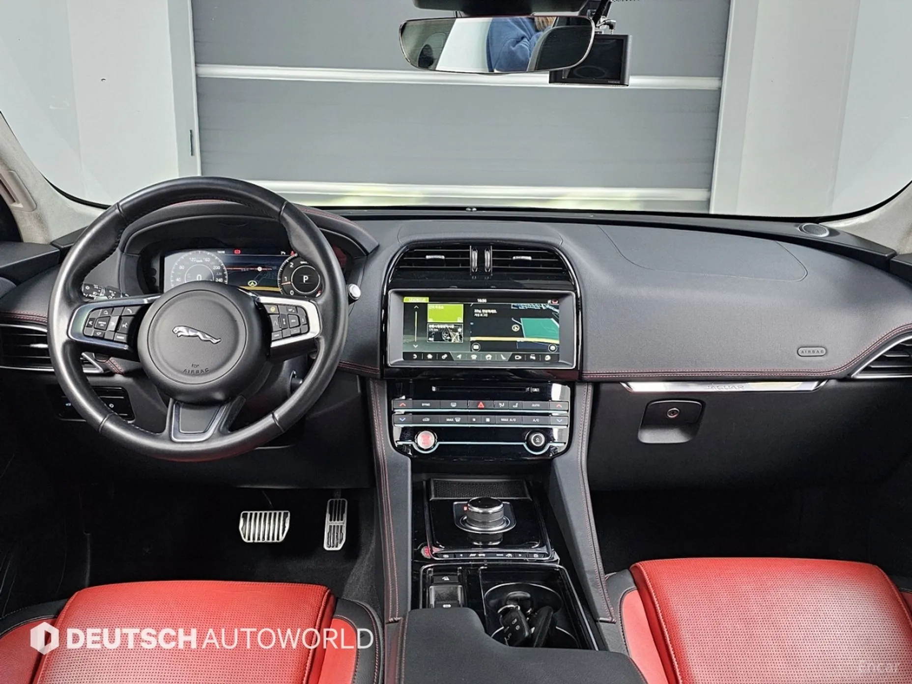 Jaguar F-PACE превью 7