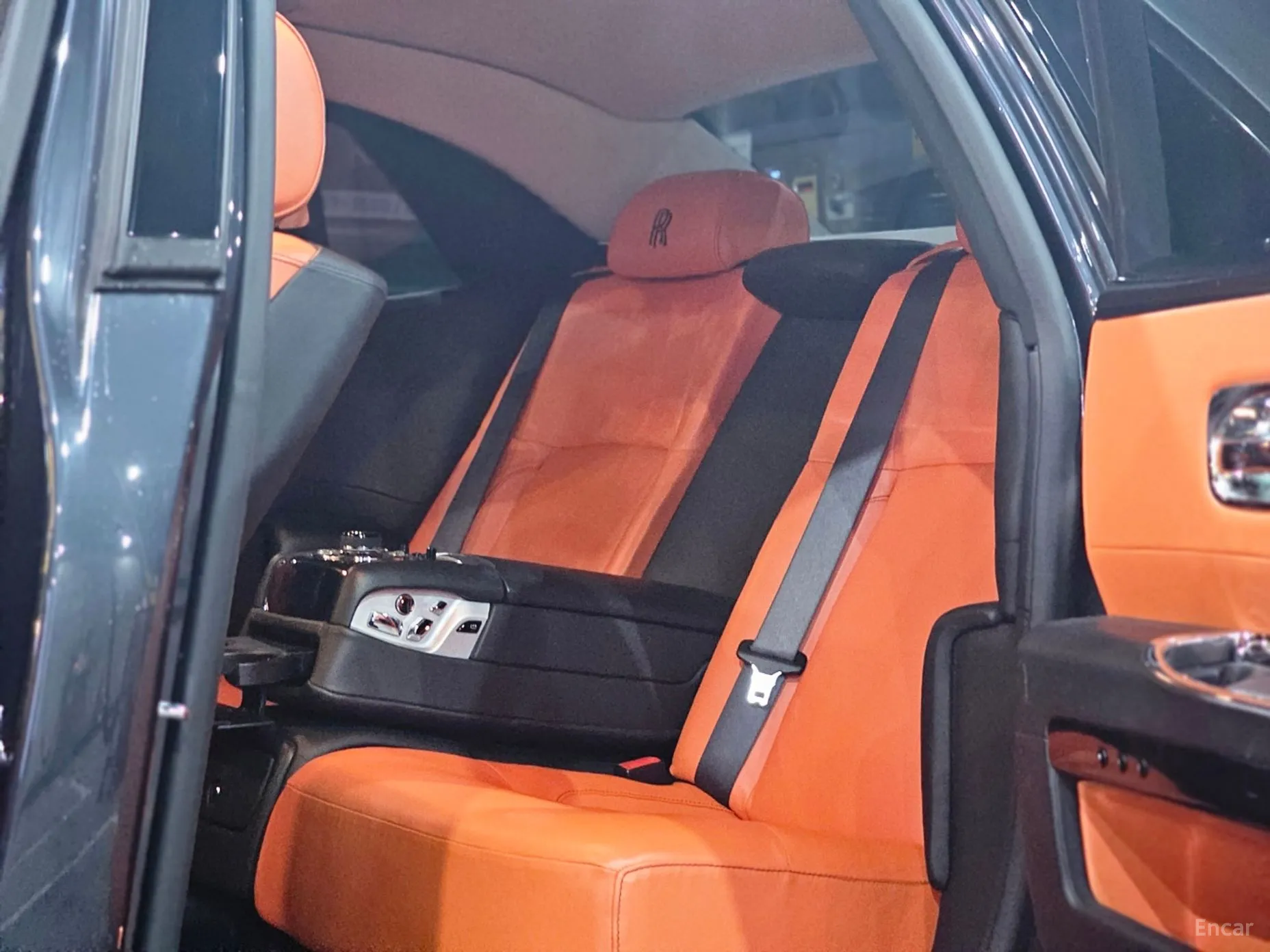 Rolls-Royce Ghost превью 6
