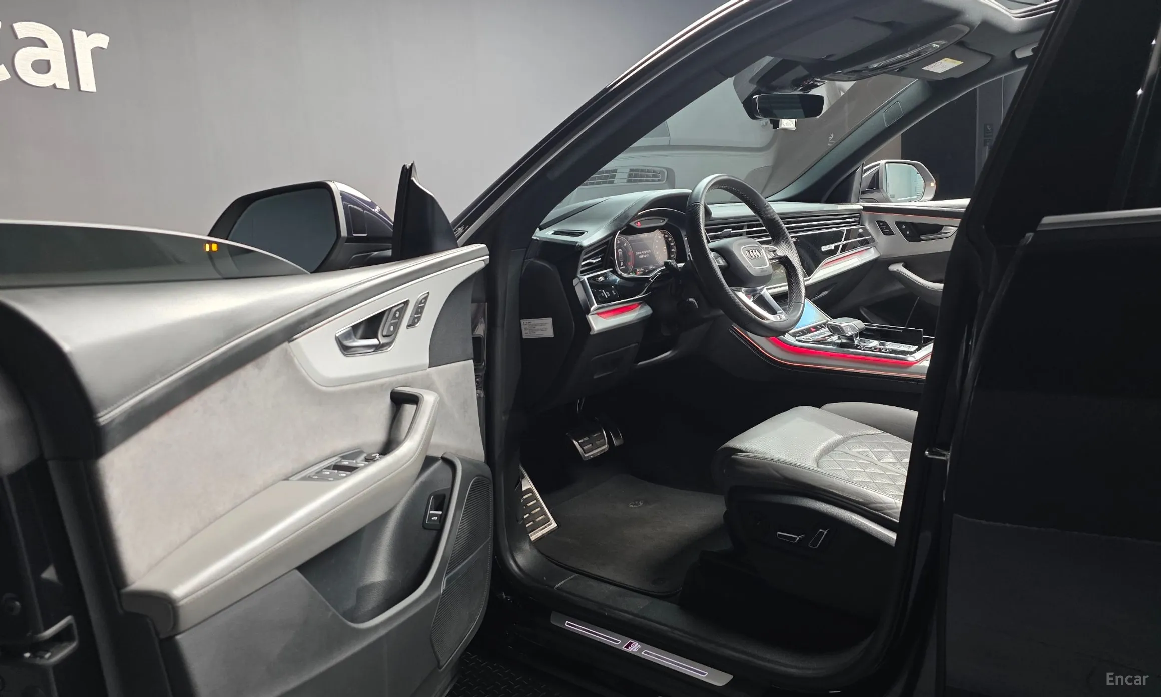 Audi Q8 (4M) превью 10