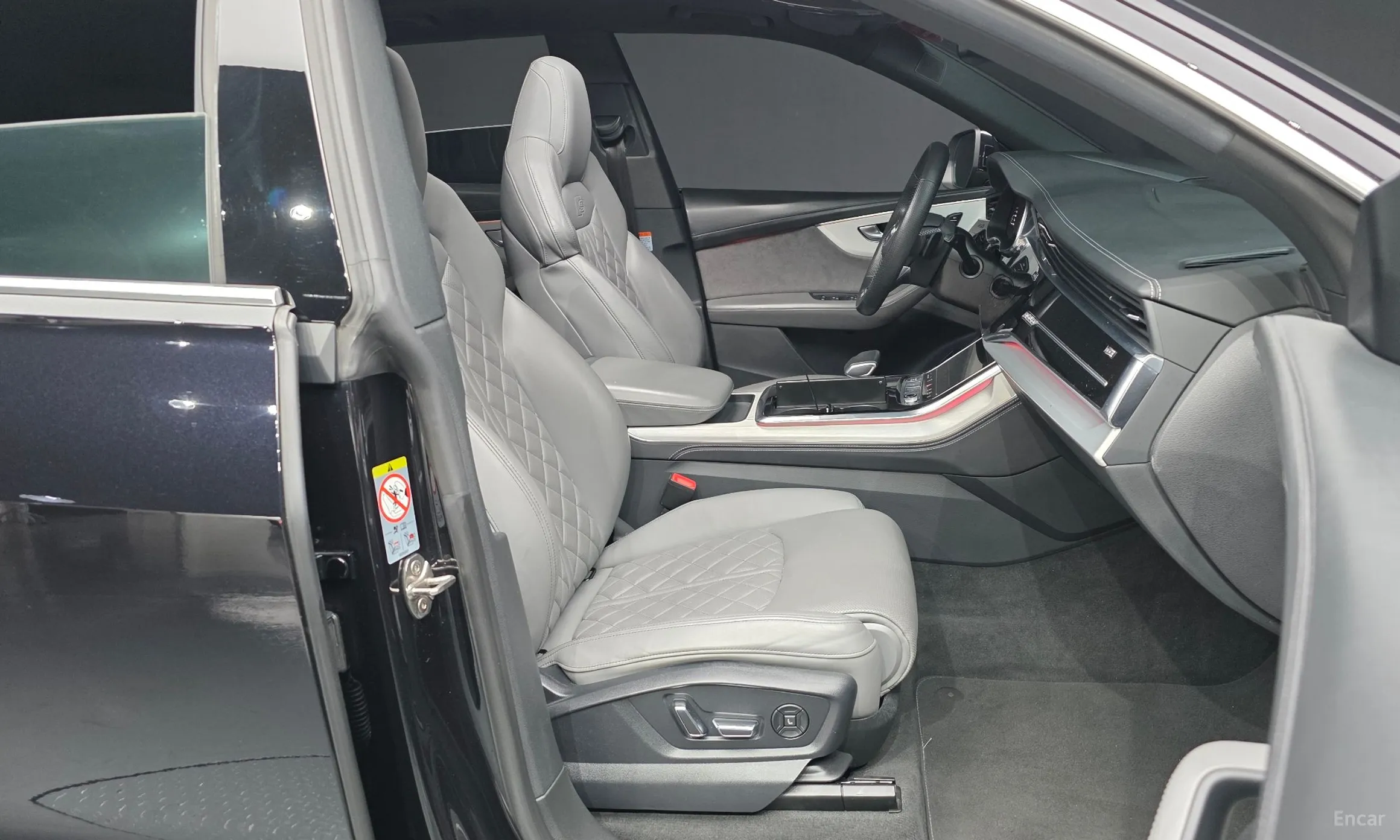Audi Q8 (4M) превью 11