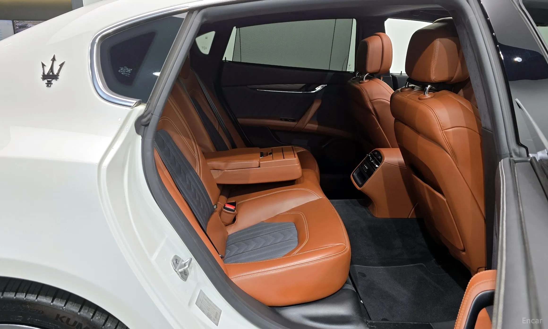 Maserati Quattroporte превью 12