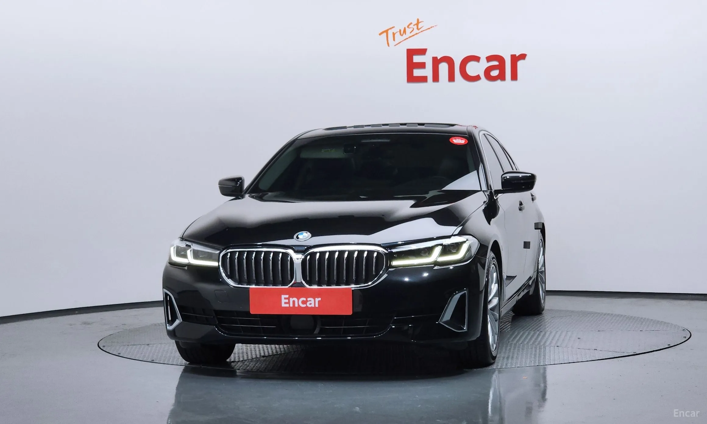 BMW 5 Series (G30) превью 3