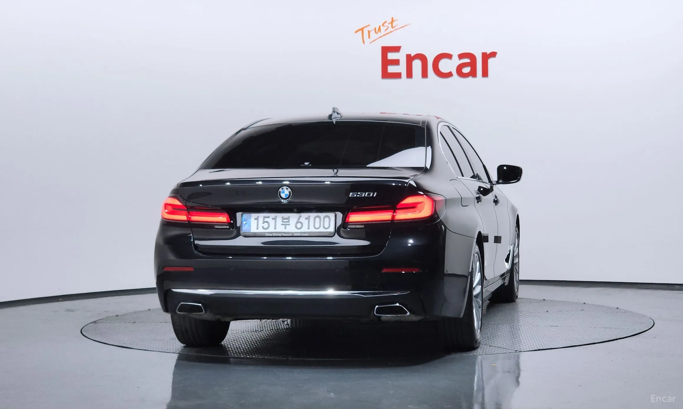 BMW 5 Series (G30) превью 4