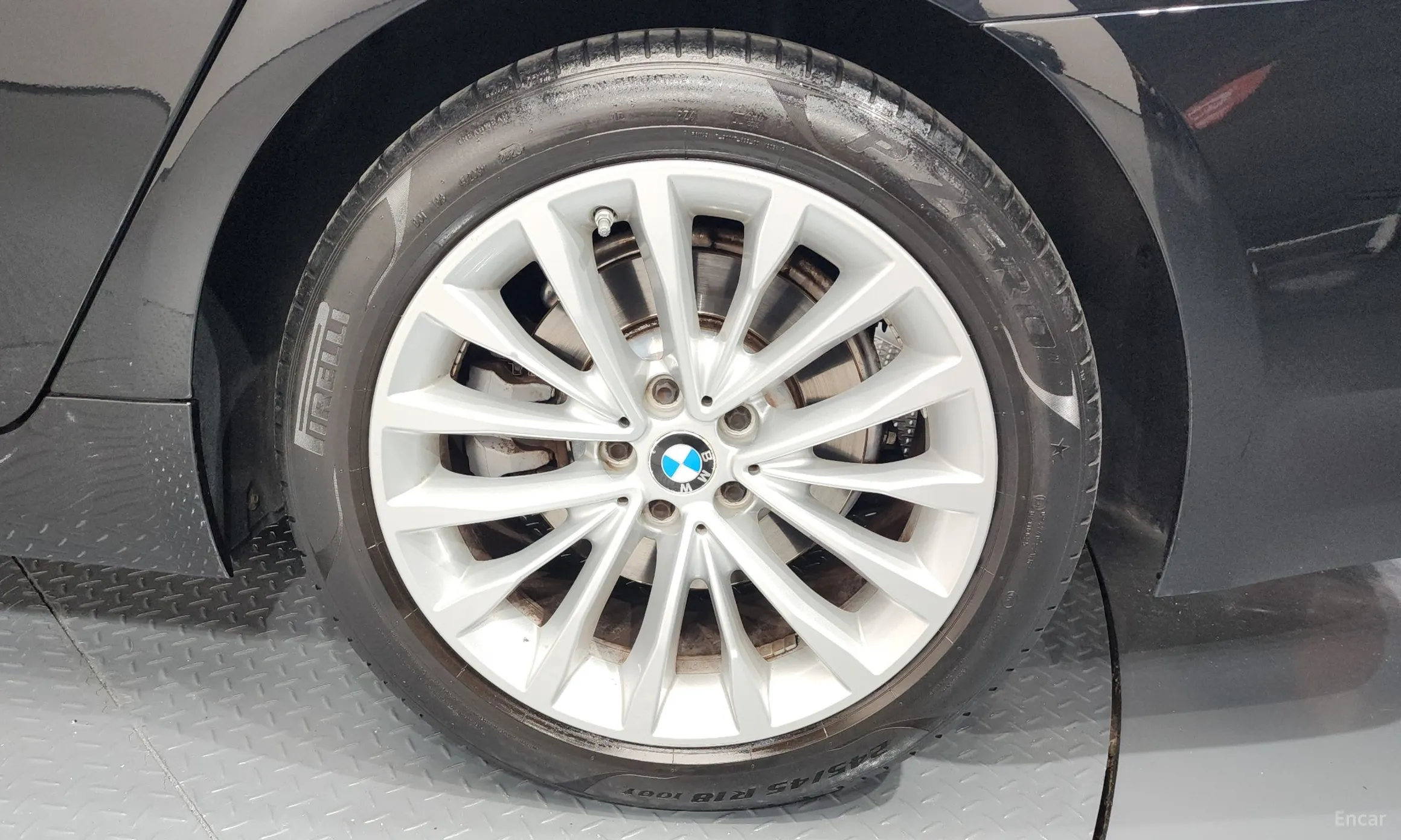 BMW 5 Series (G30) превью 5