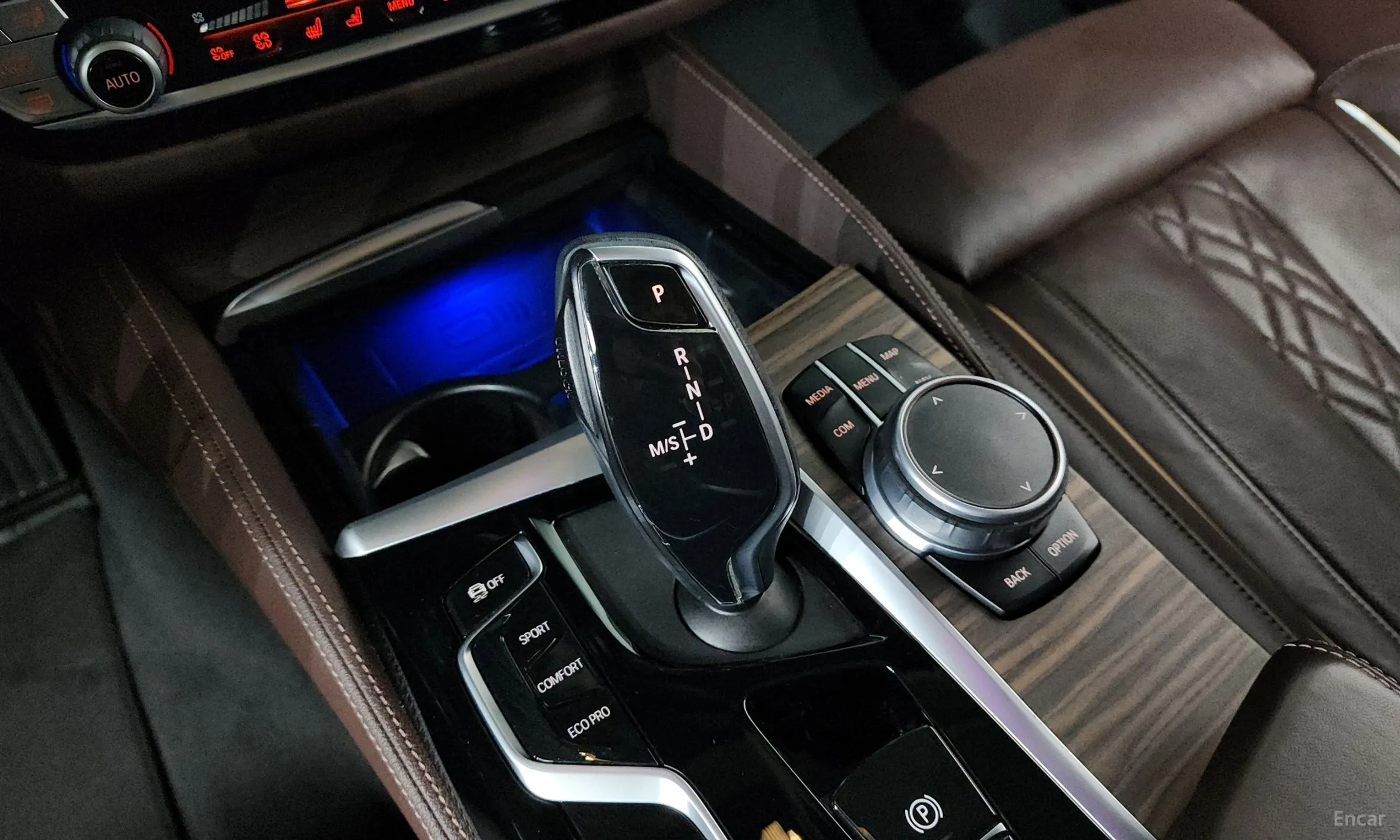 BMW 5 Series (G30) превью 9
