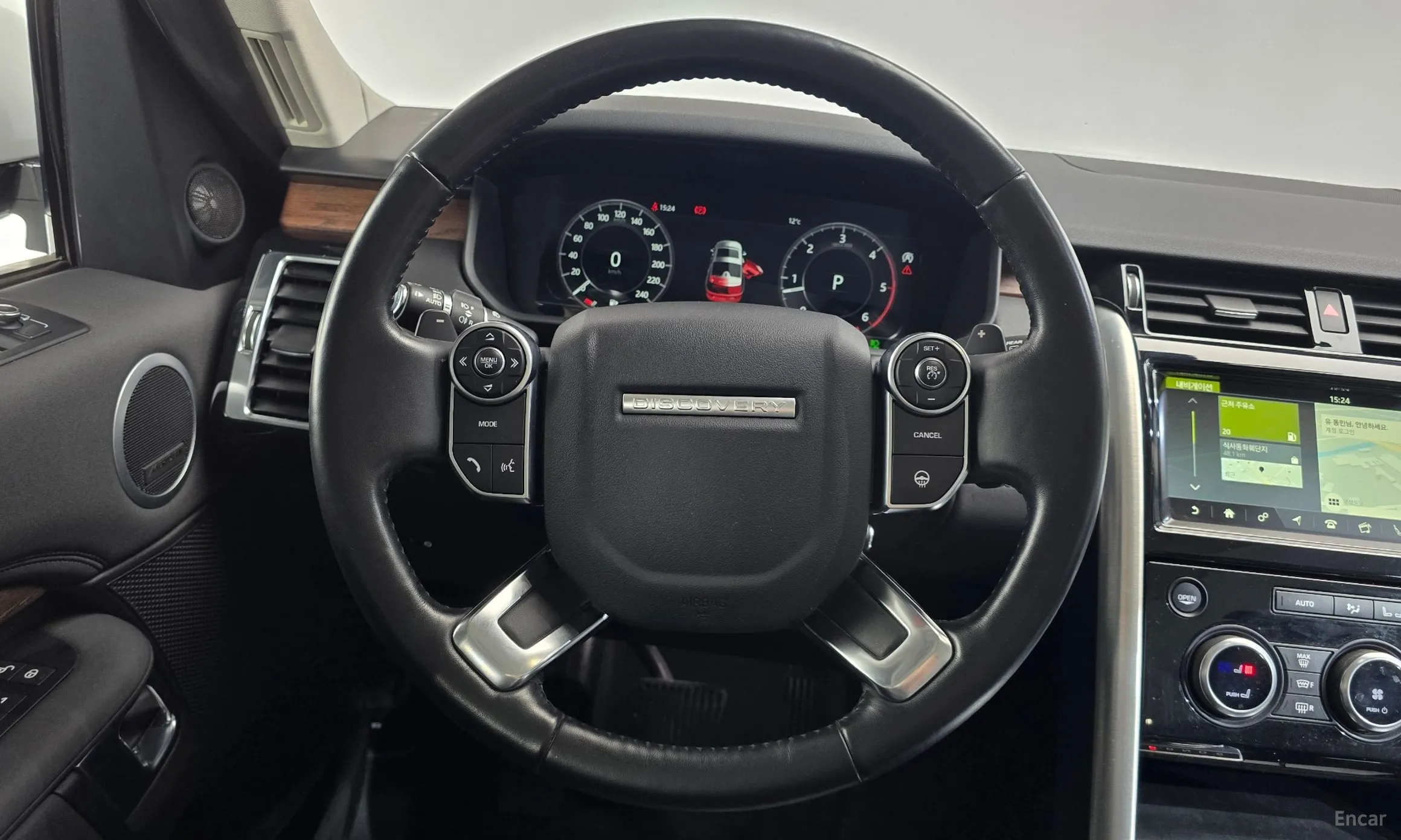 Land Rover Discovery 5 превью 13