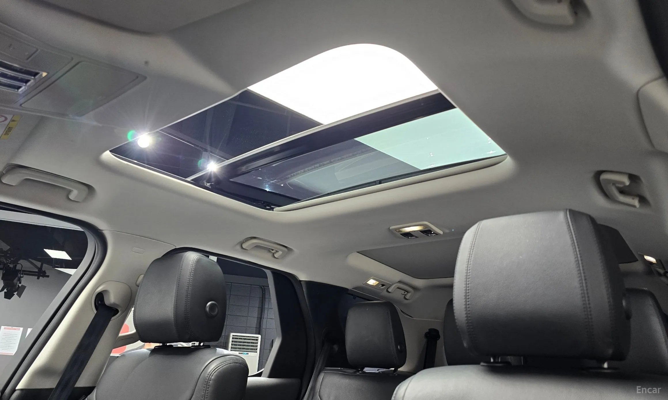 Land Rover Discovery 5 превью 19