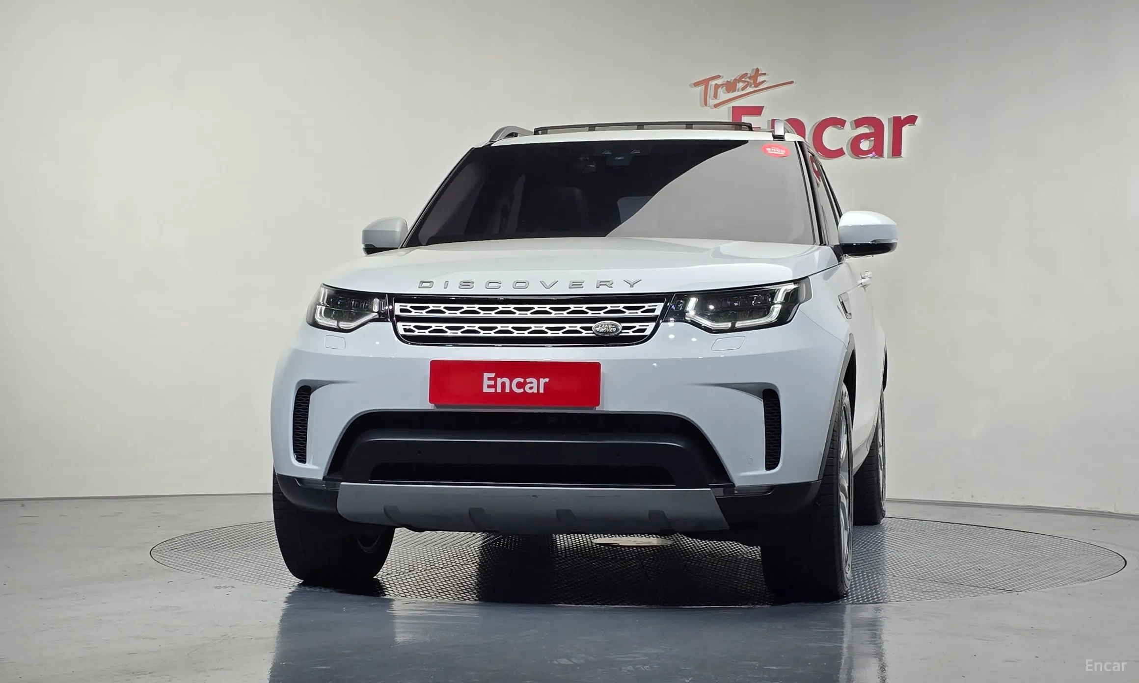 Land Rover Discovery 5 превью 3