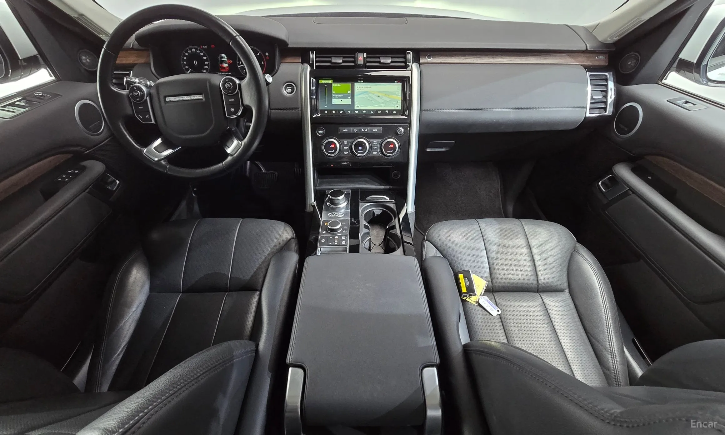 Land Rover Discovery 5 превью 7